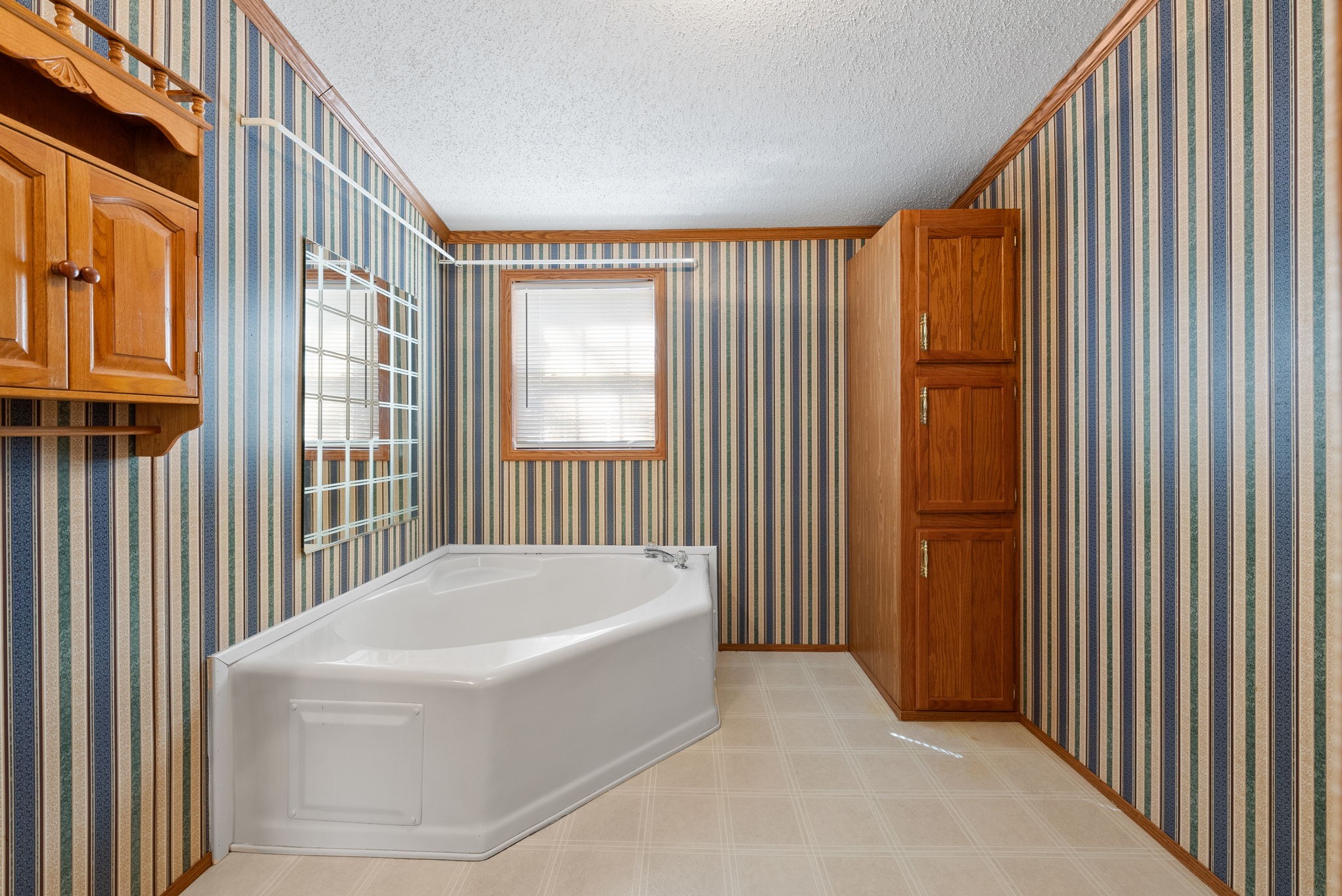 Cunningham, Tennessee 37052, United States, 3 Bedrooms Bedrooms, ,2 BathroomsBathrooms,Residential,Active,101149