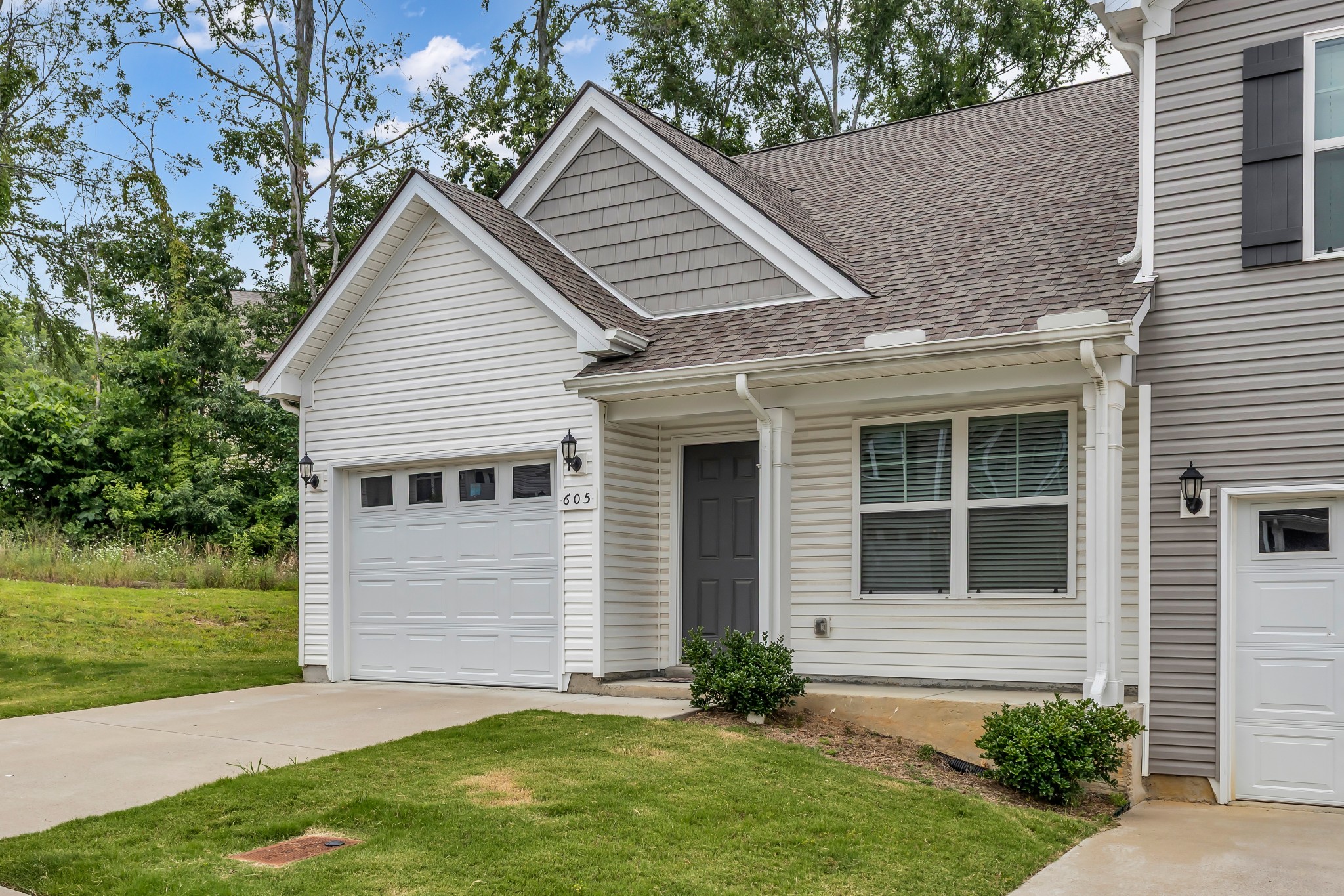 605 Hamilton Crossings