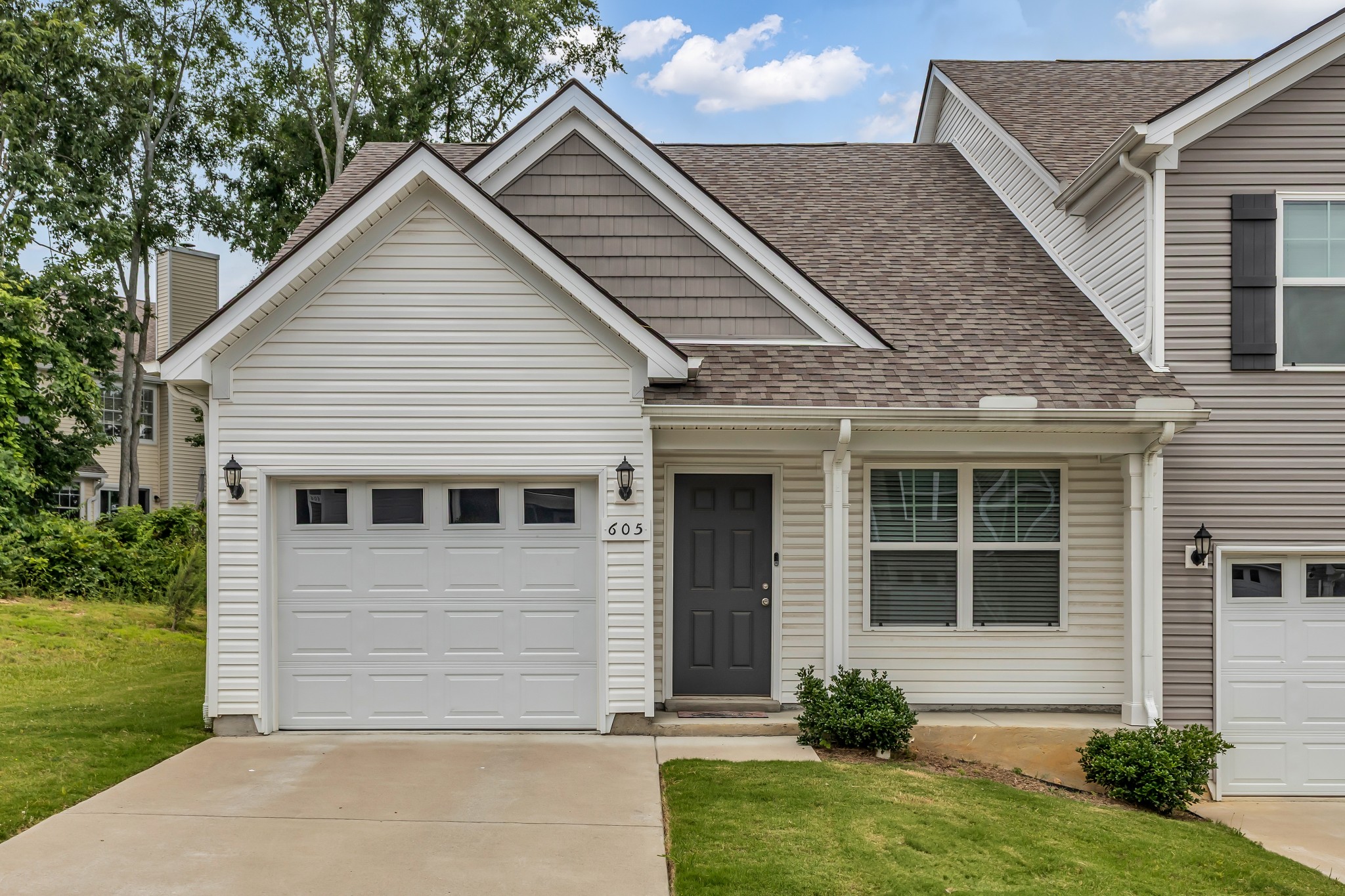 605 Hamilton Crossings