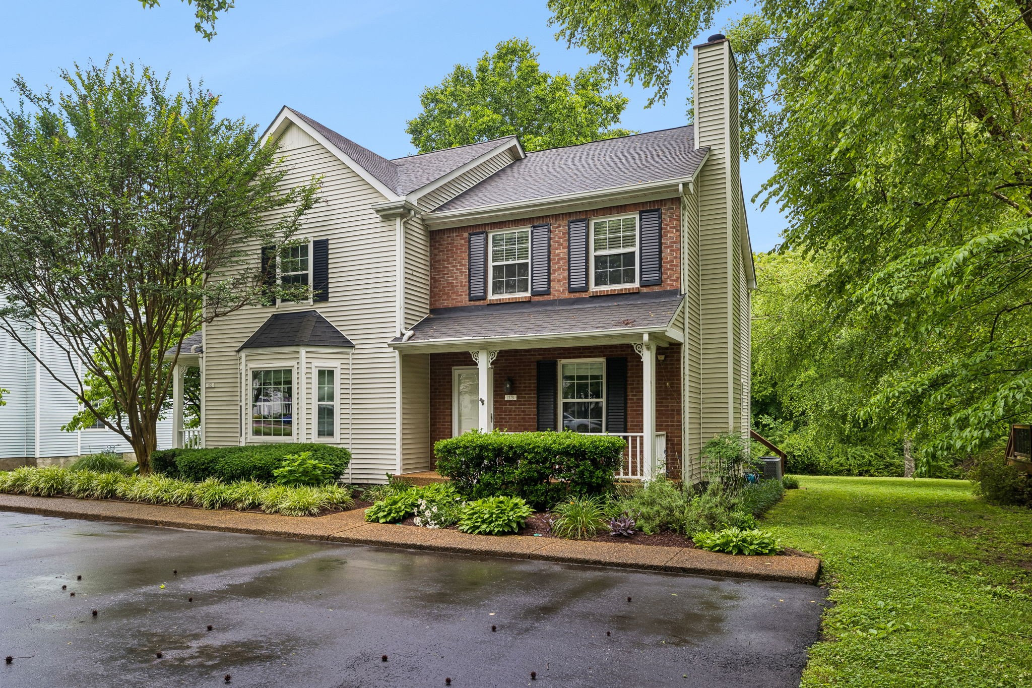 1273 Carriage Park Dr