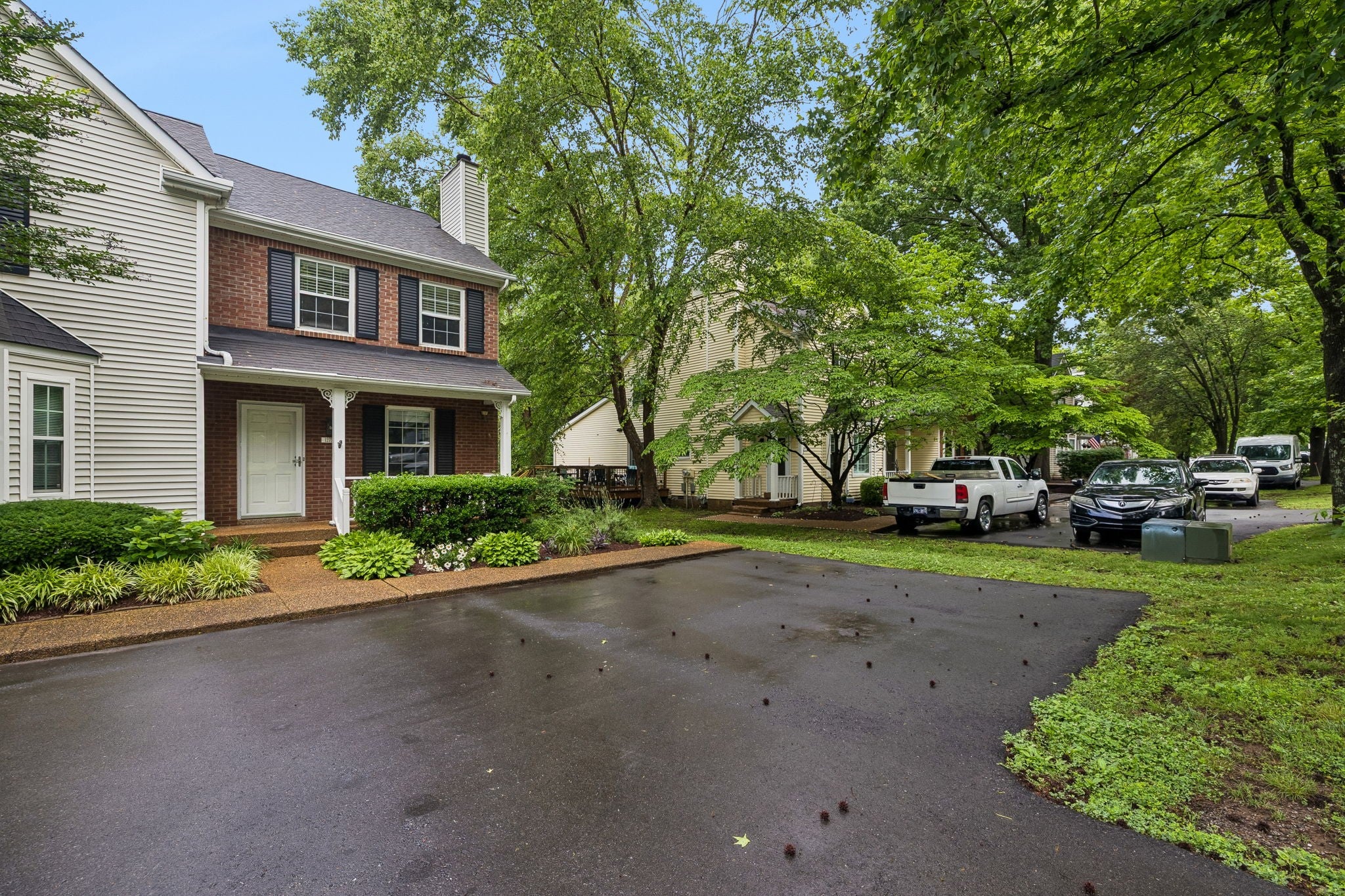 1273 Carriage Park Dr