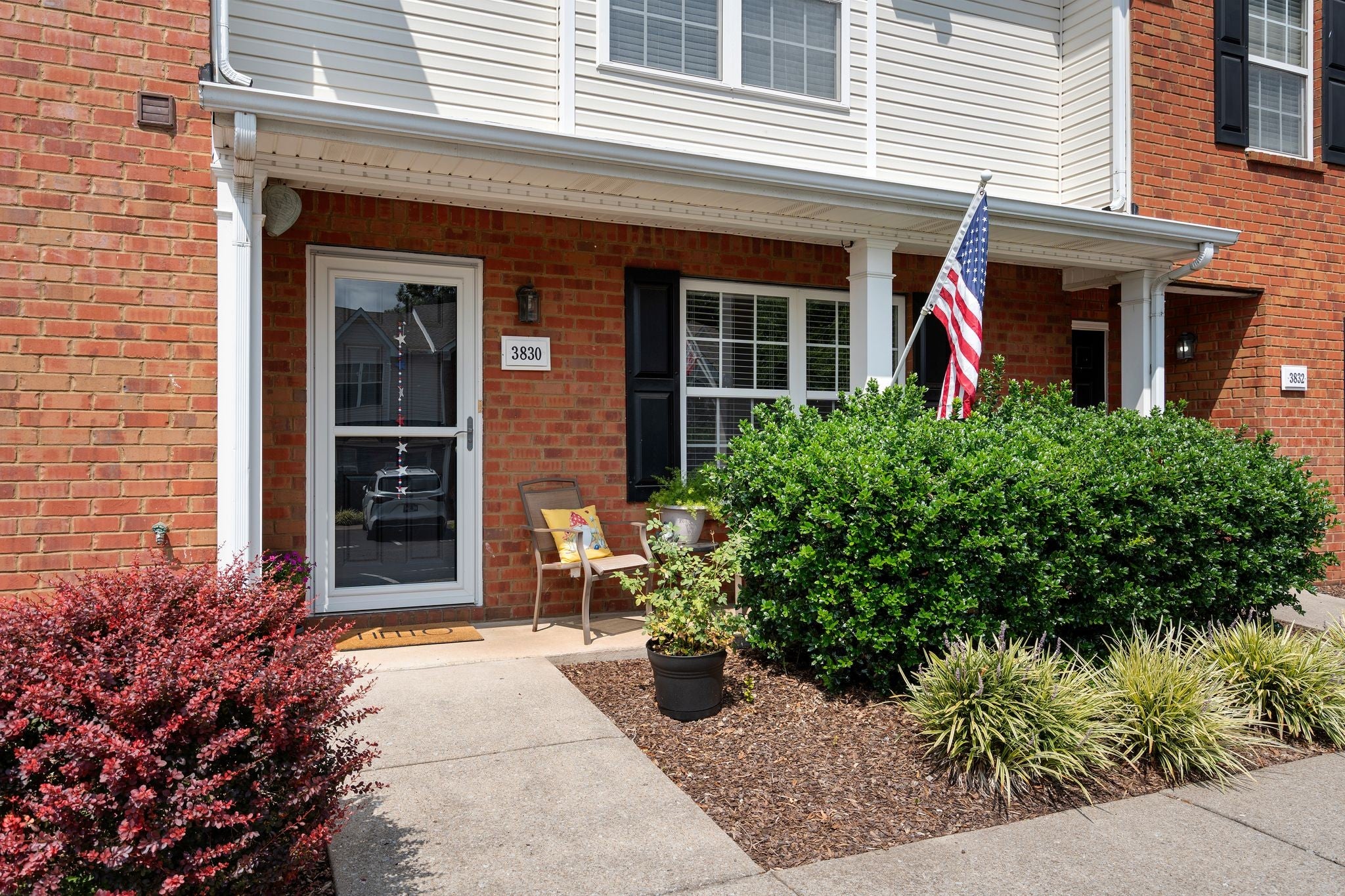 3830 Chippewa Pl