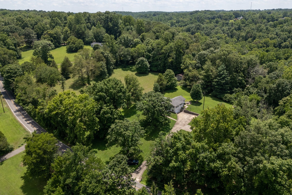 8099 Ridgewood Rd