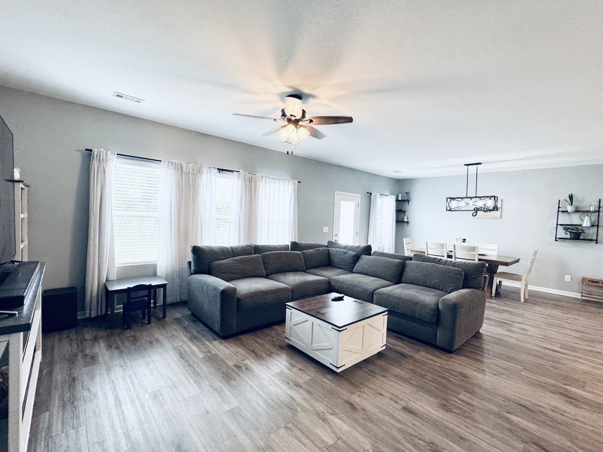 4802 Turquoise Ln