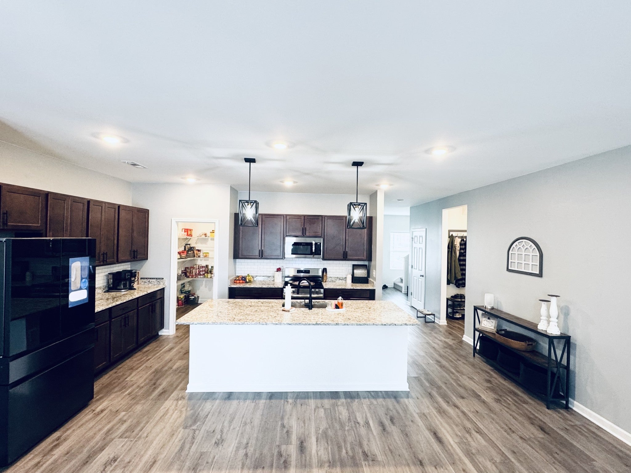 4802 Turquoise Ln