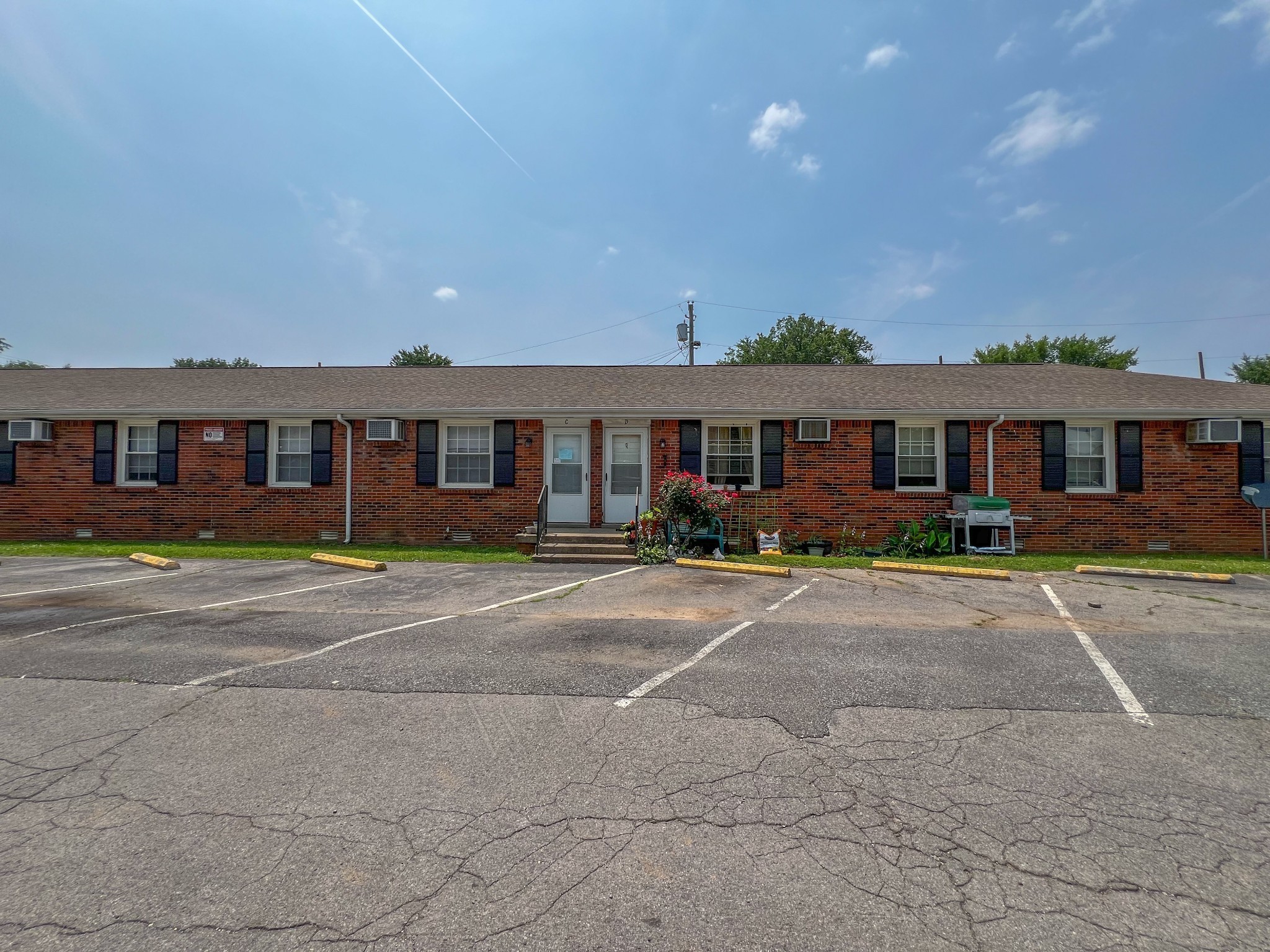 Photo 1 of 10 — 701 Power St 4, Clarksville, TN 37042