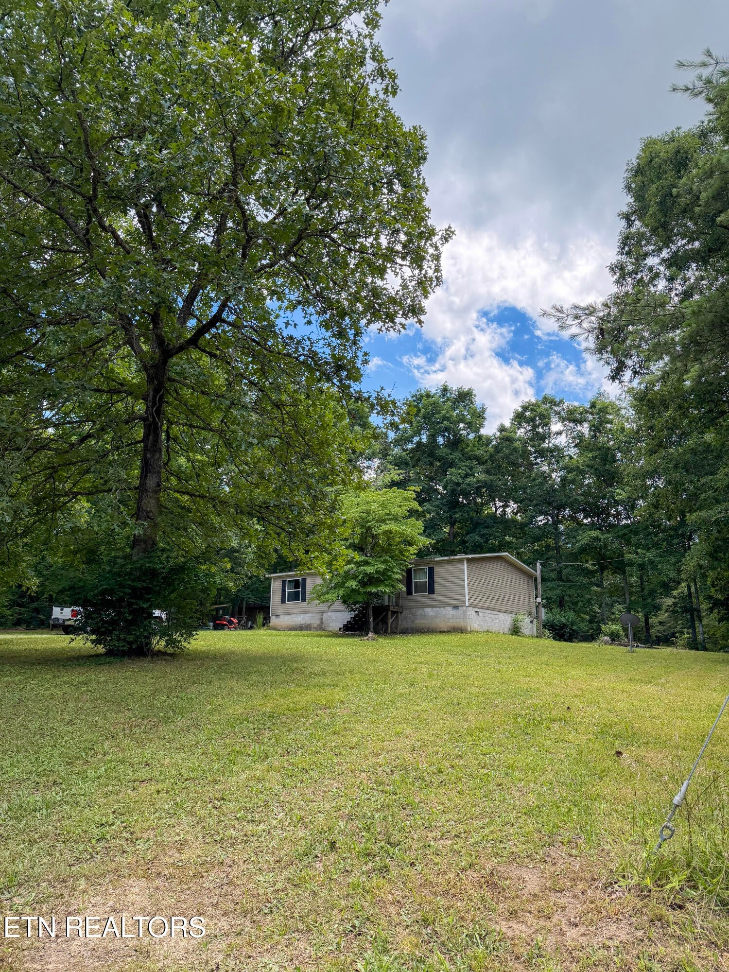 102 Skyline Court
