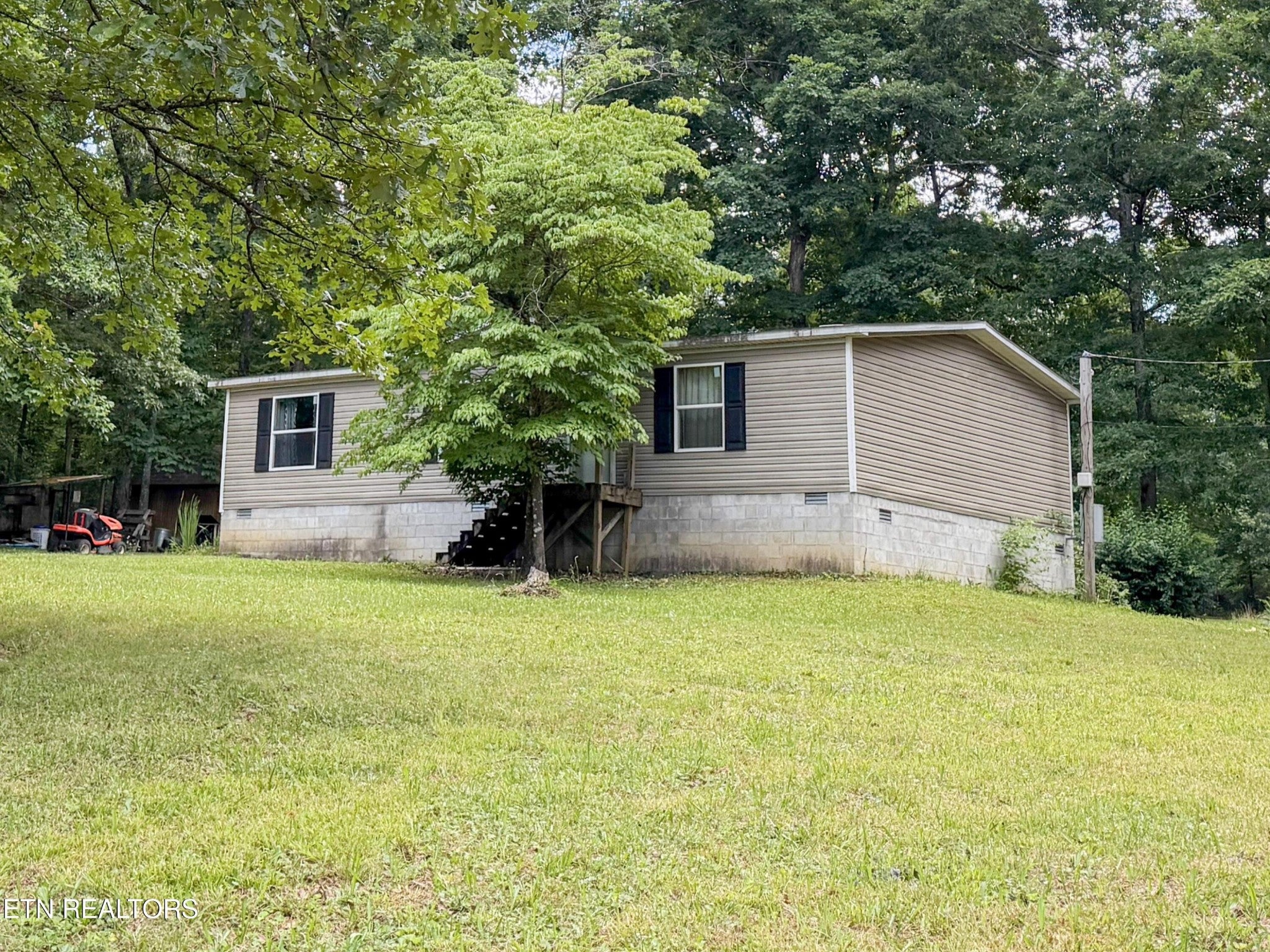 102 Skyline Court
