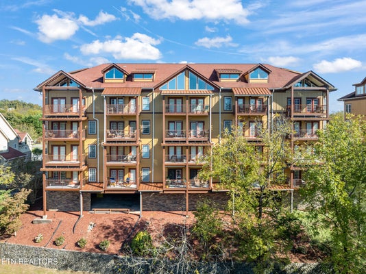 527 RIVER PLACE WAY UNIT 334, SEVIERVILLE, TN 37862 - Image c6583598e14e49c3bb4fe9d82bbc37ca/528303856