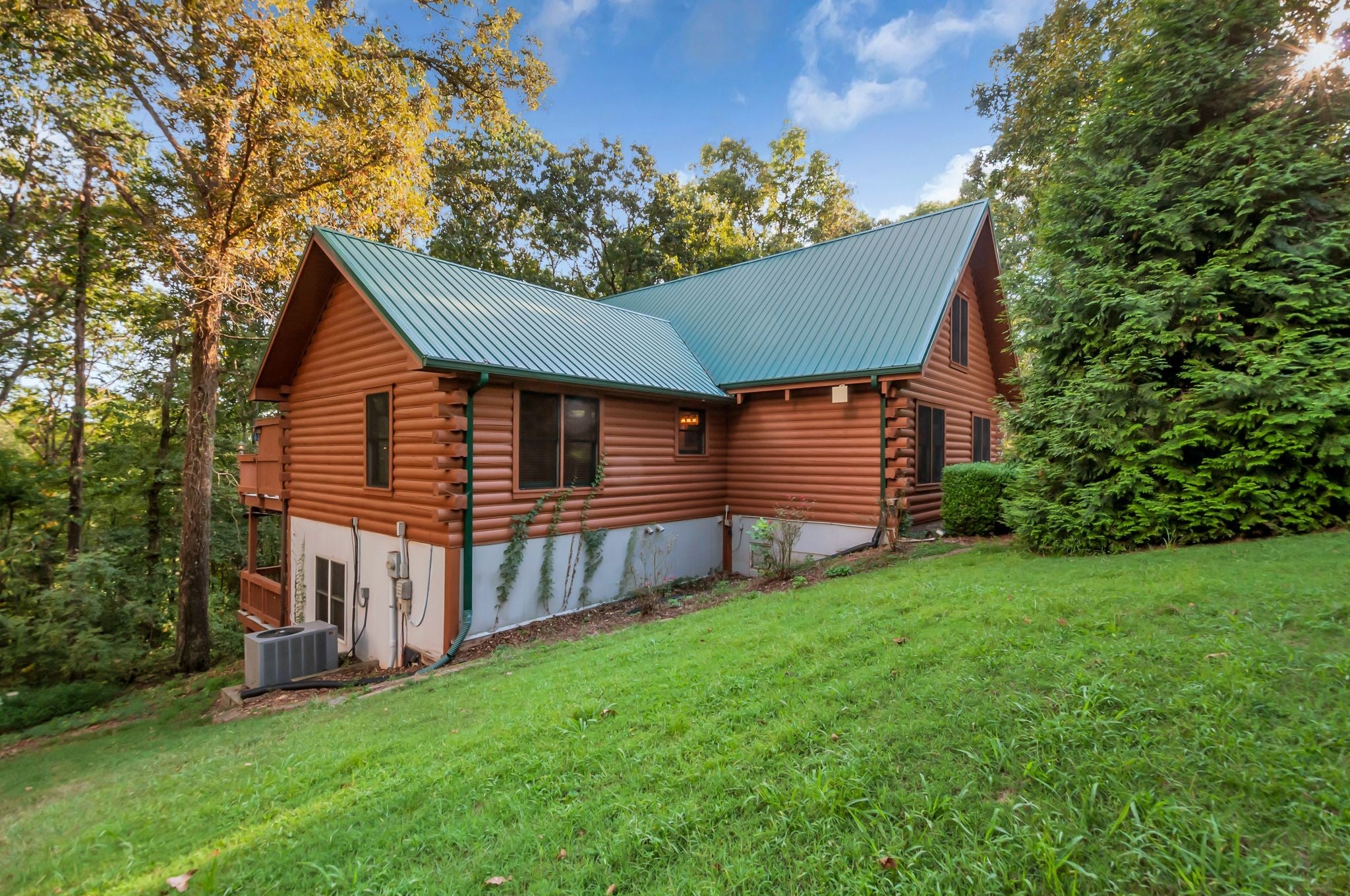 4453 Tanglewood Rd