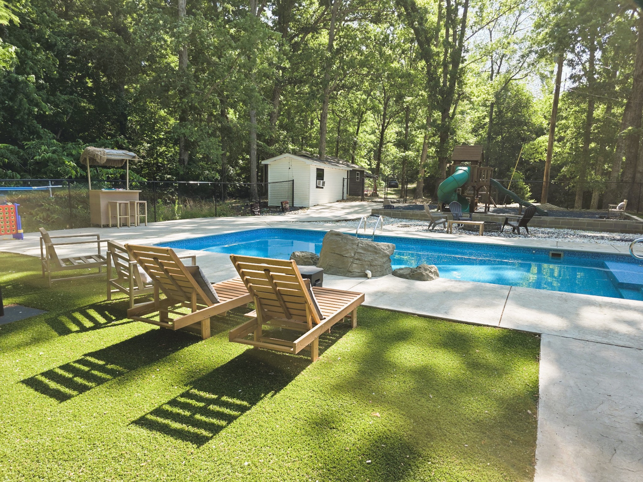 1975 Kelly Rd