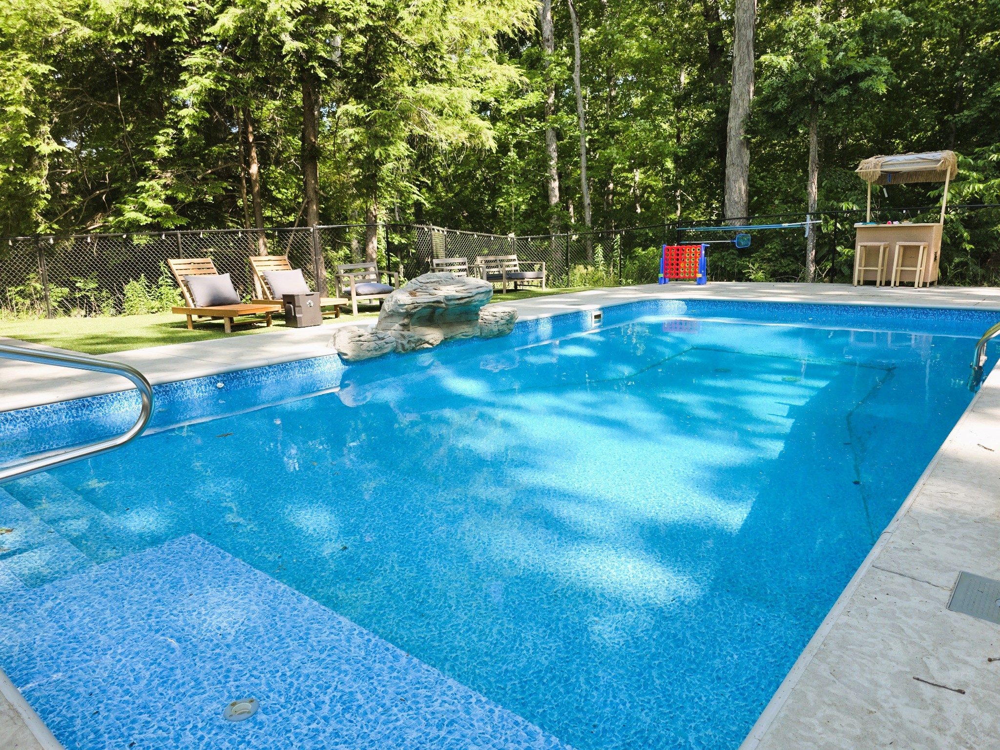 1975 Kelly Rd