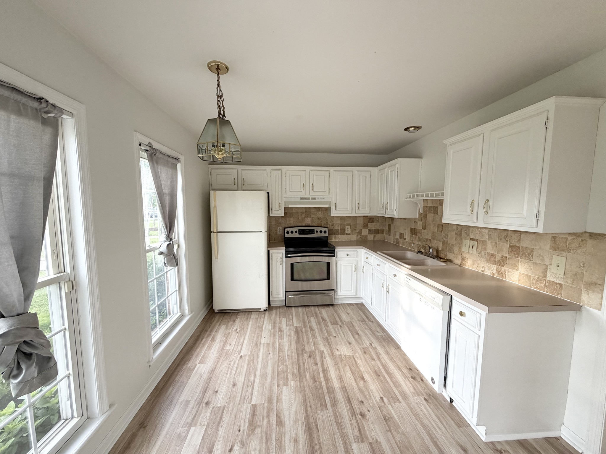 140 Stokes Dr