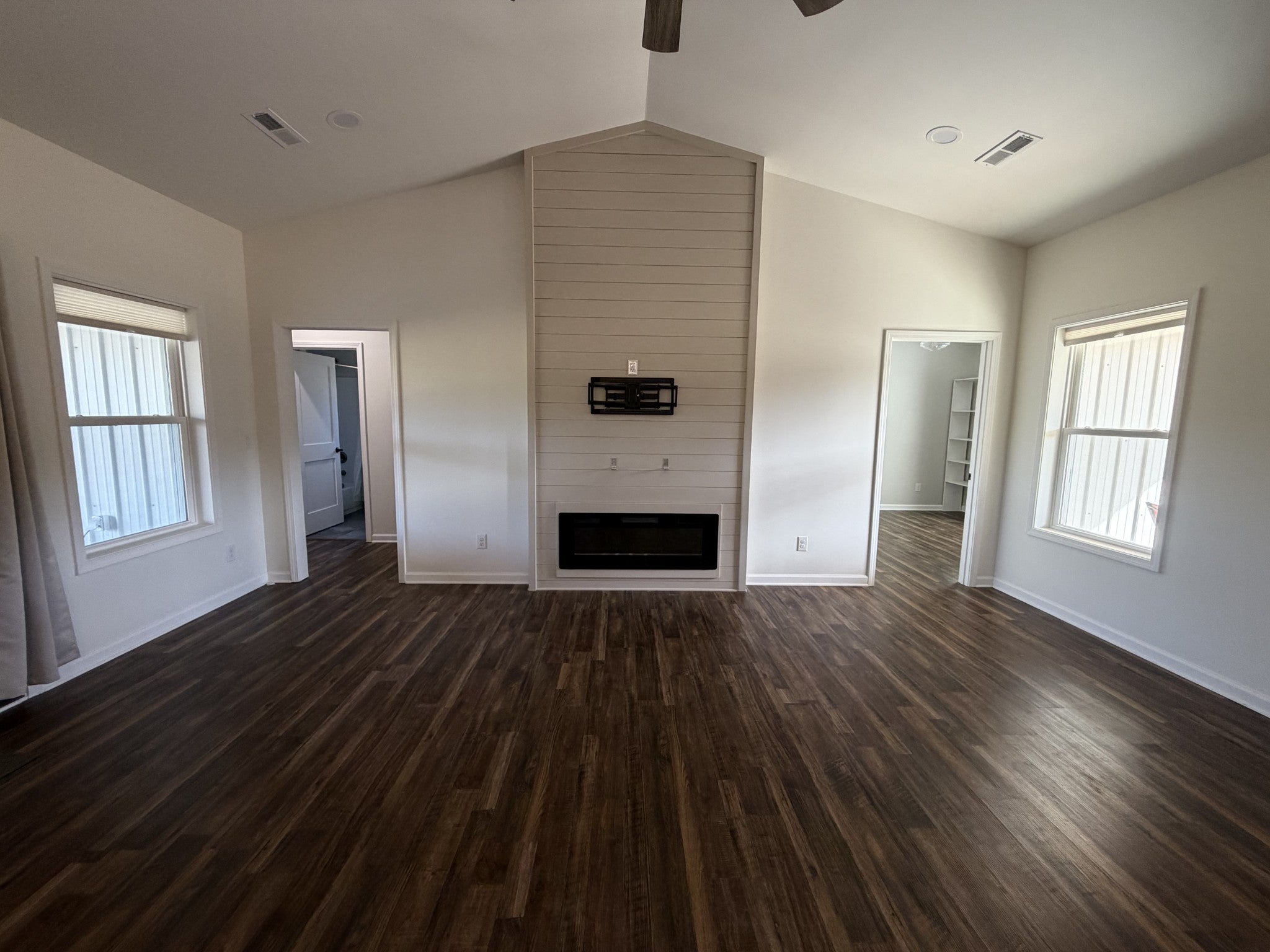 1100 Old Highway 50A