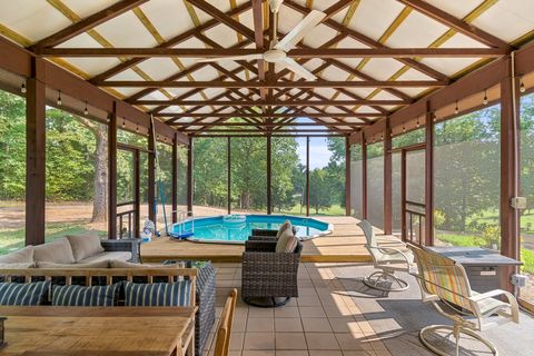 1829 Lobelville Highway Linden TN 37096