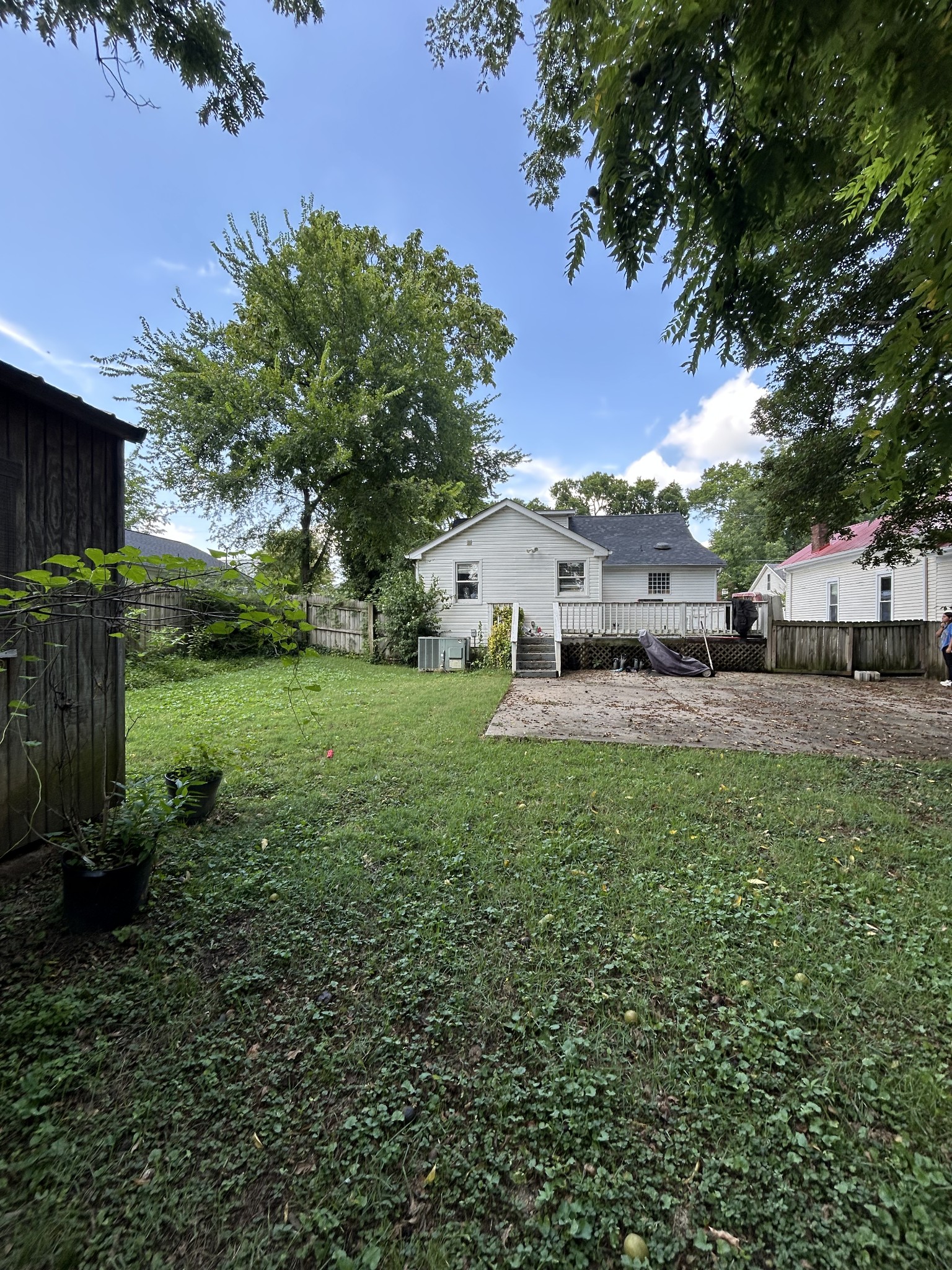 961 Glass St