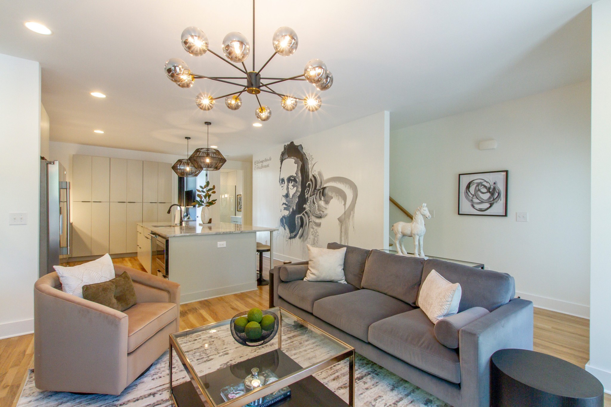 2809 Delaware Ave 203