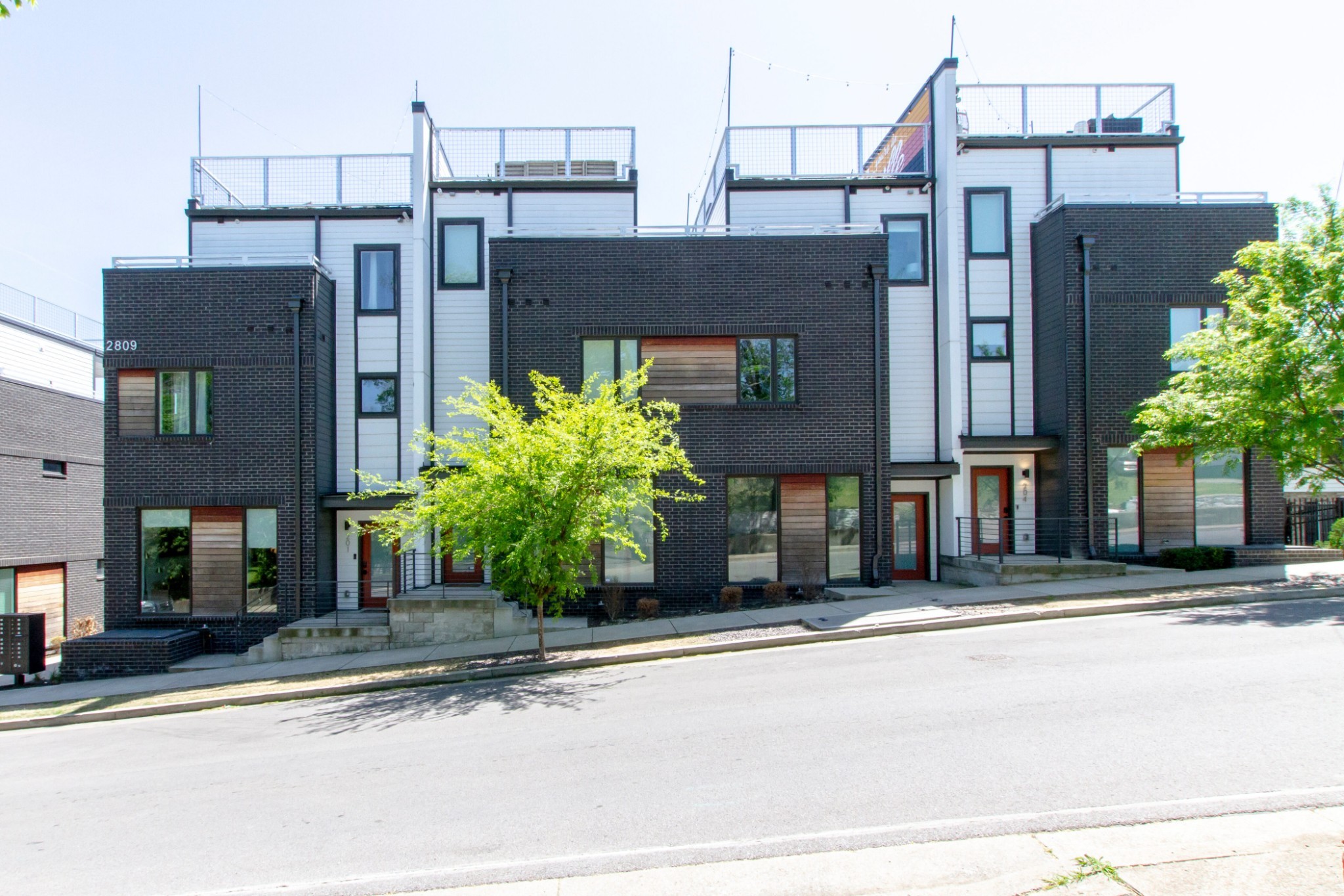 2809 Delaware Ave 203