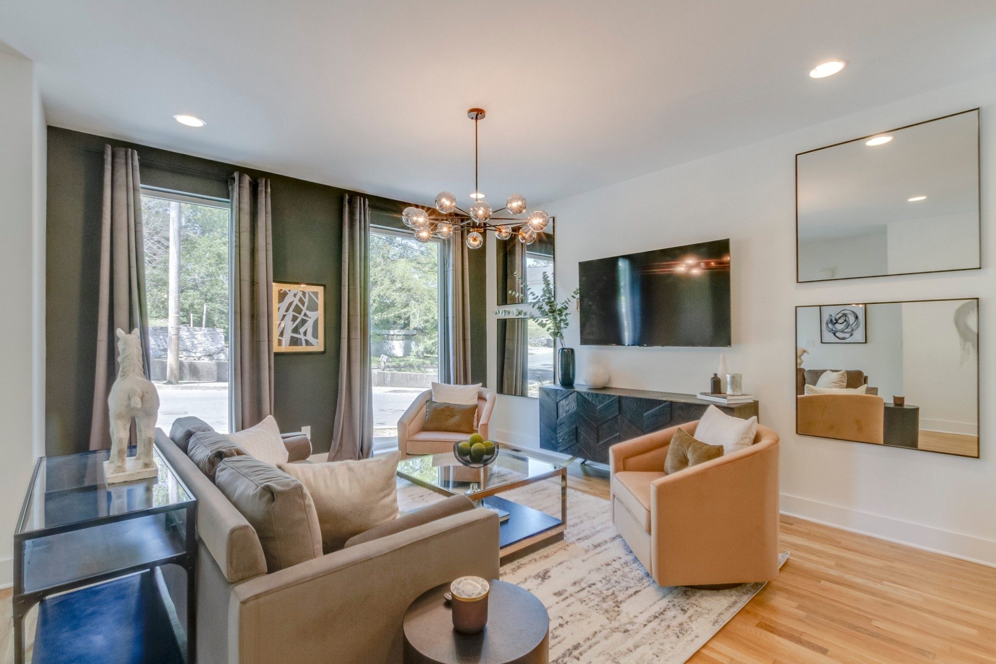 2809 Delaware Ave 203