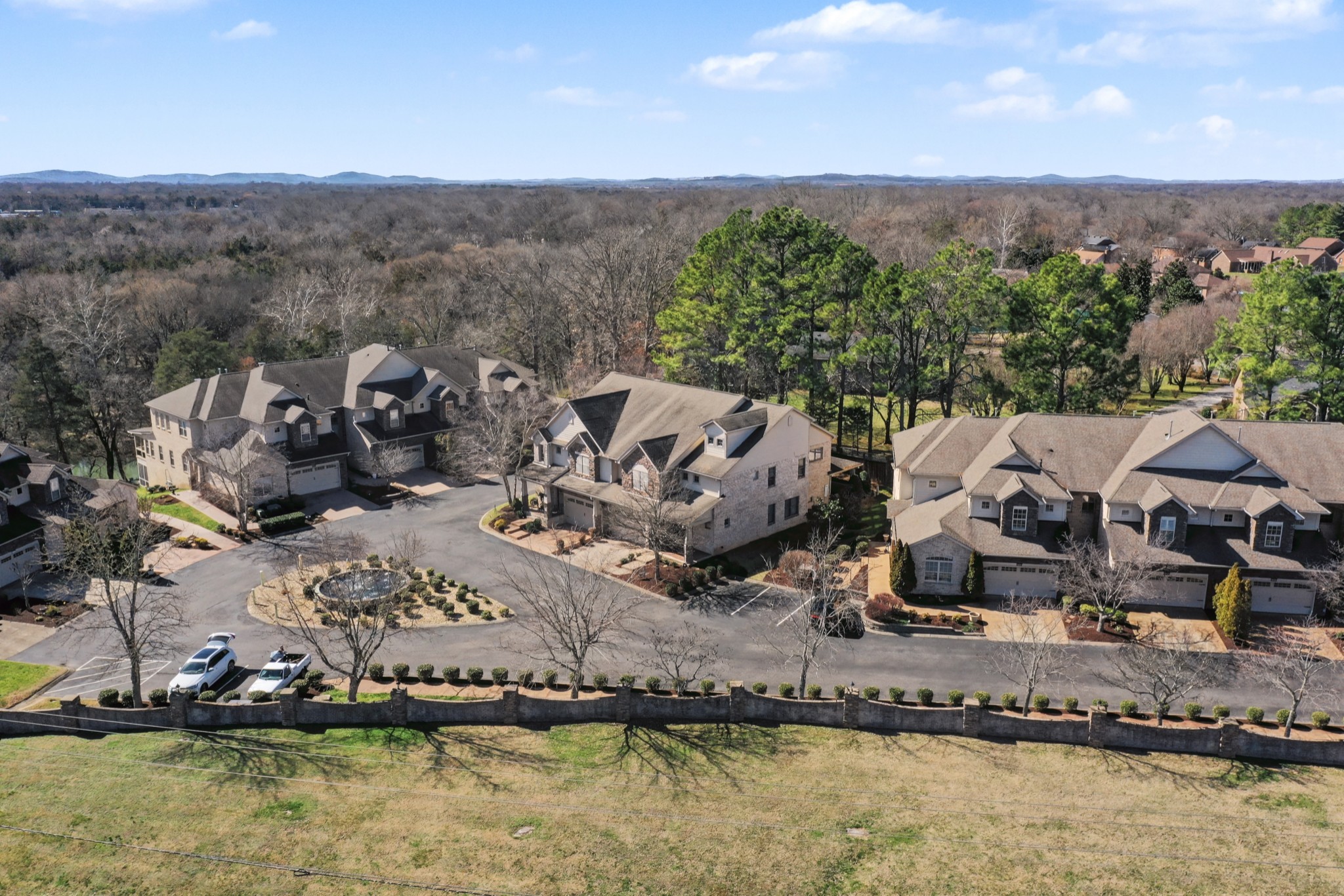 2325 River Terrace Dr