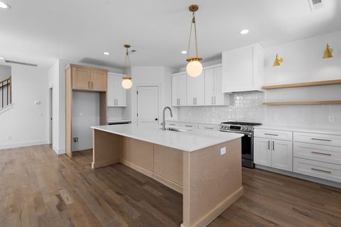 1531 E Stewarts Ln Nashville TN 37218