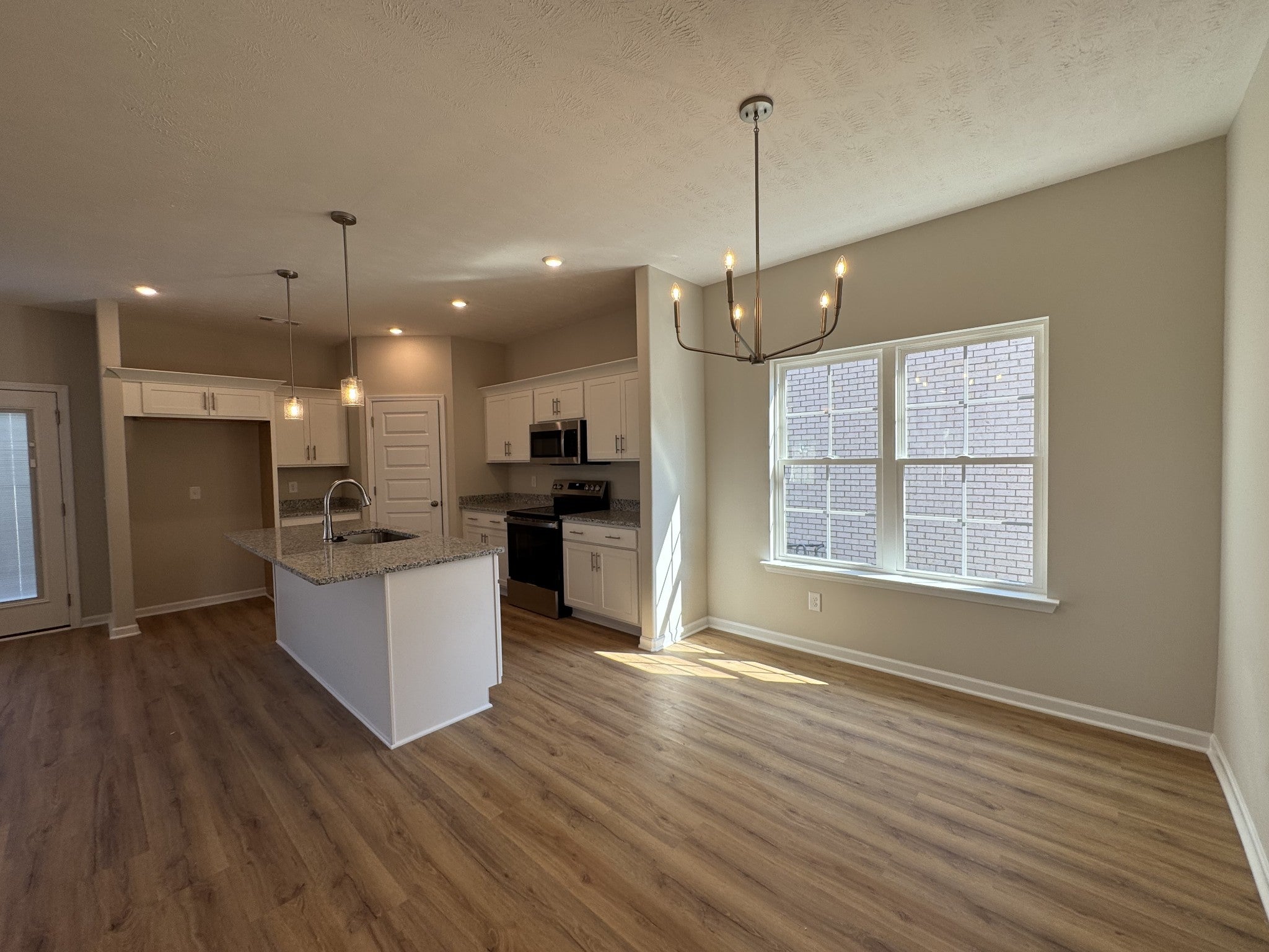 72 Laurel View St