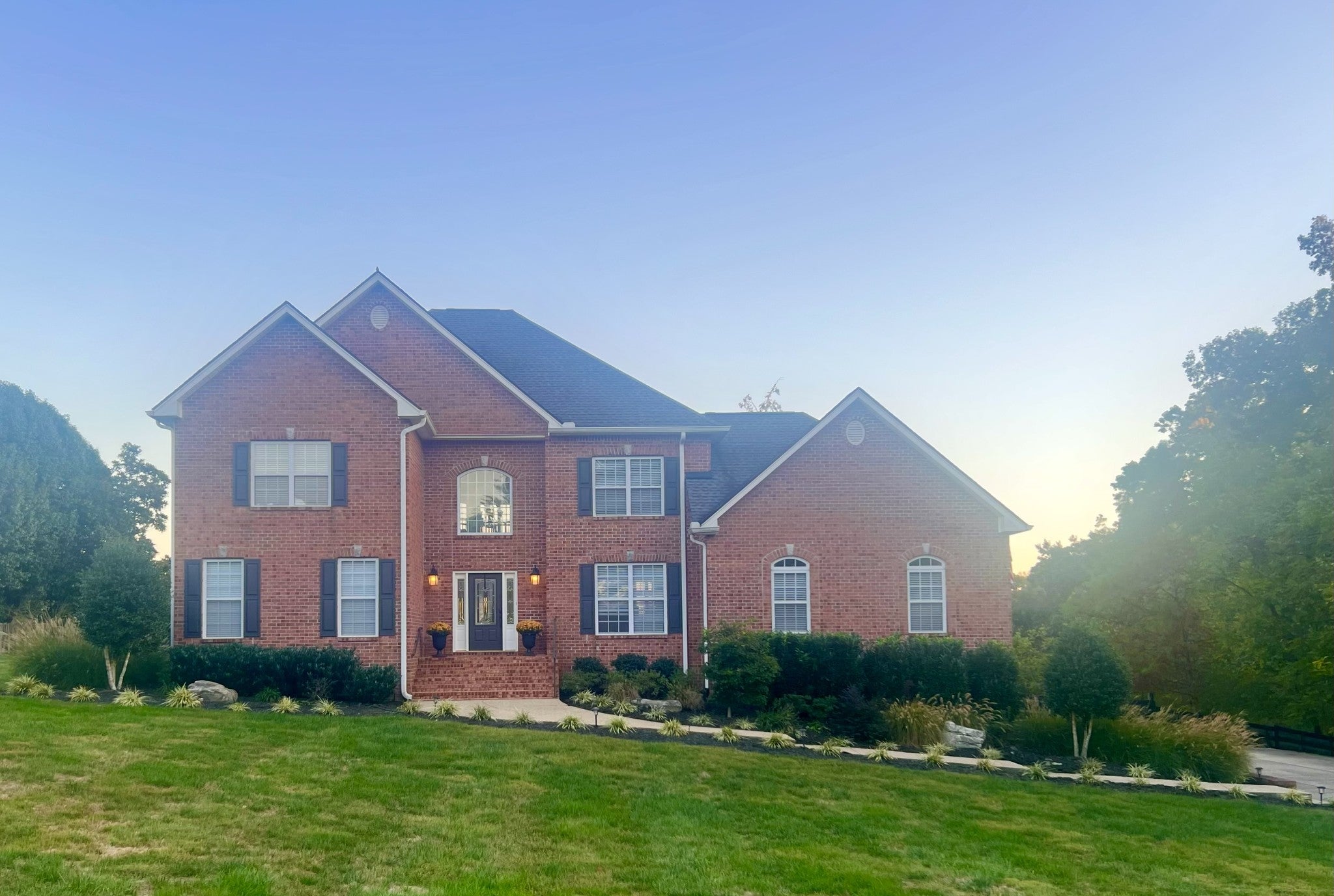 1031 Ridglea Dr