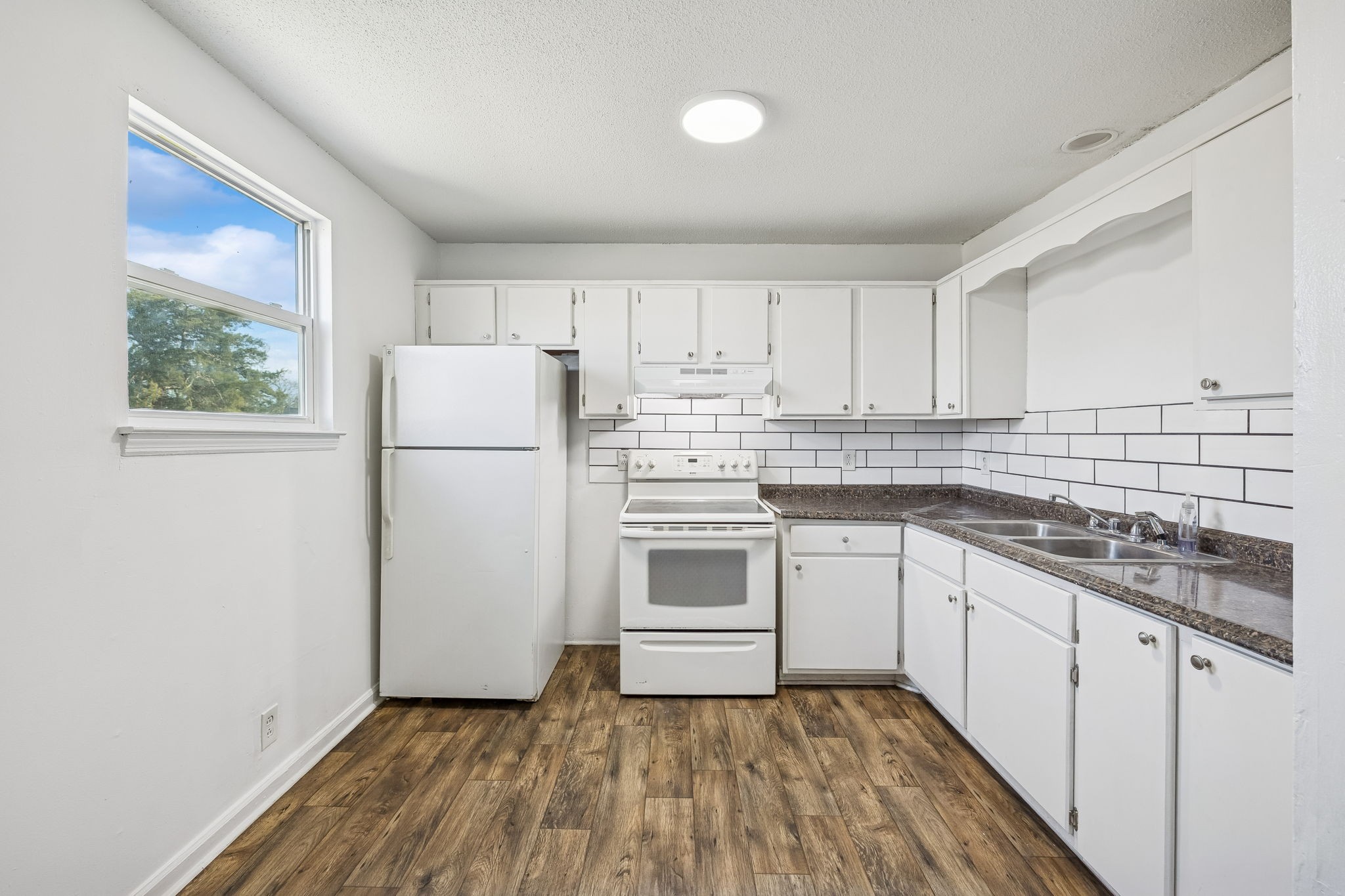 3608 Willow Creek Ct