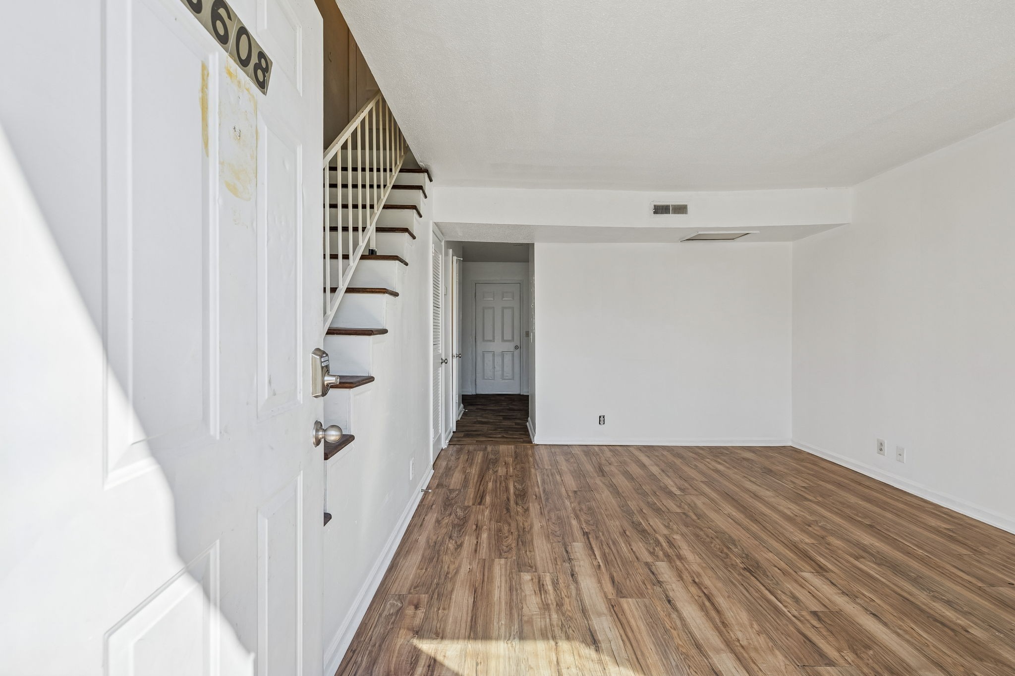 3608 Willow Creek Ct