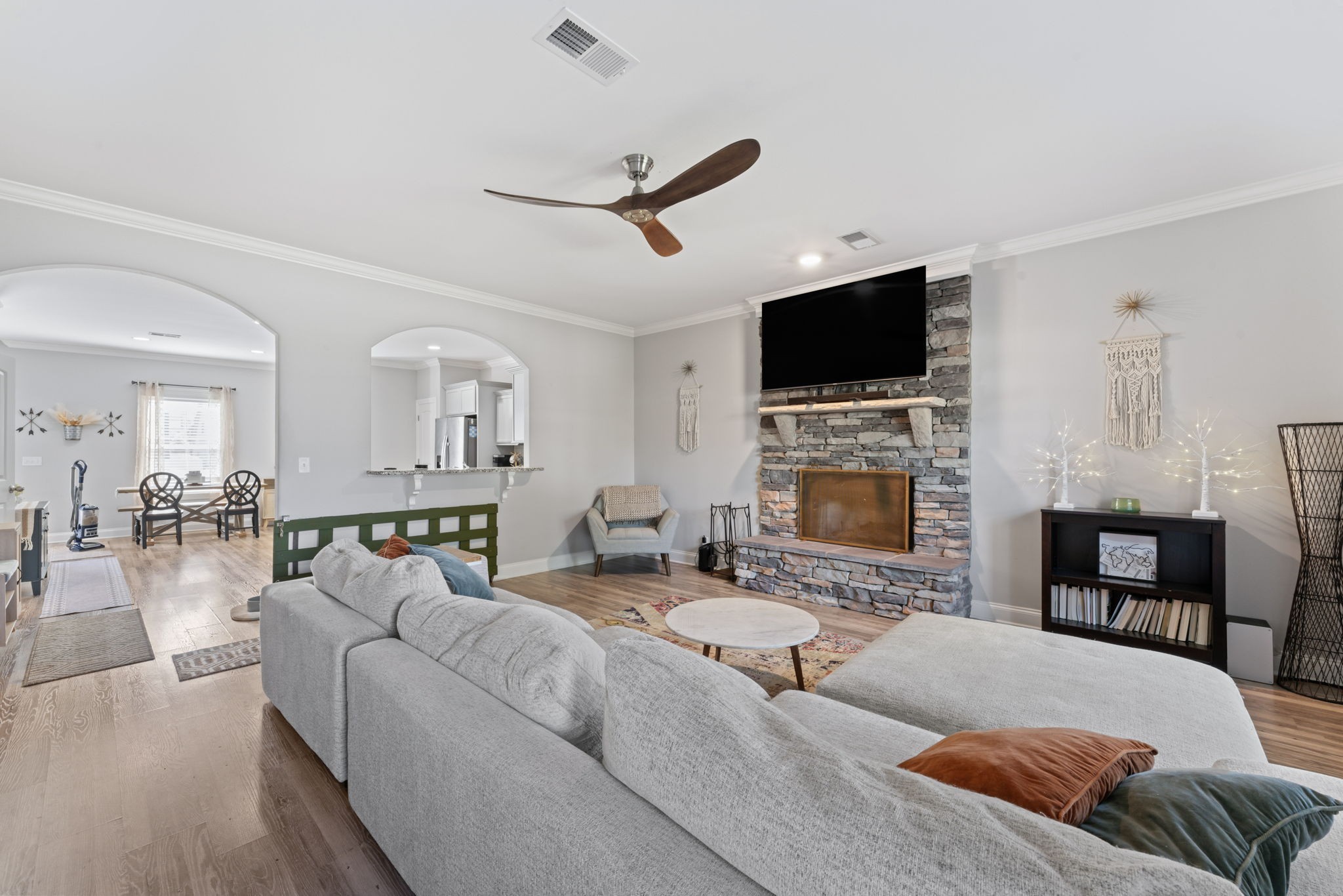 1221 Avery Dr