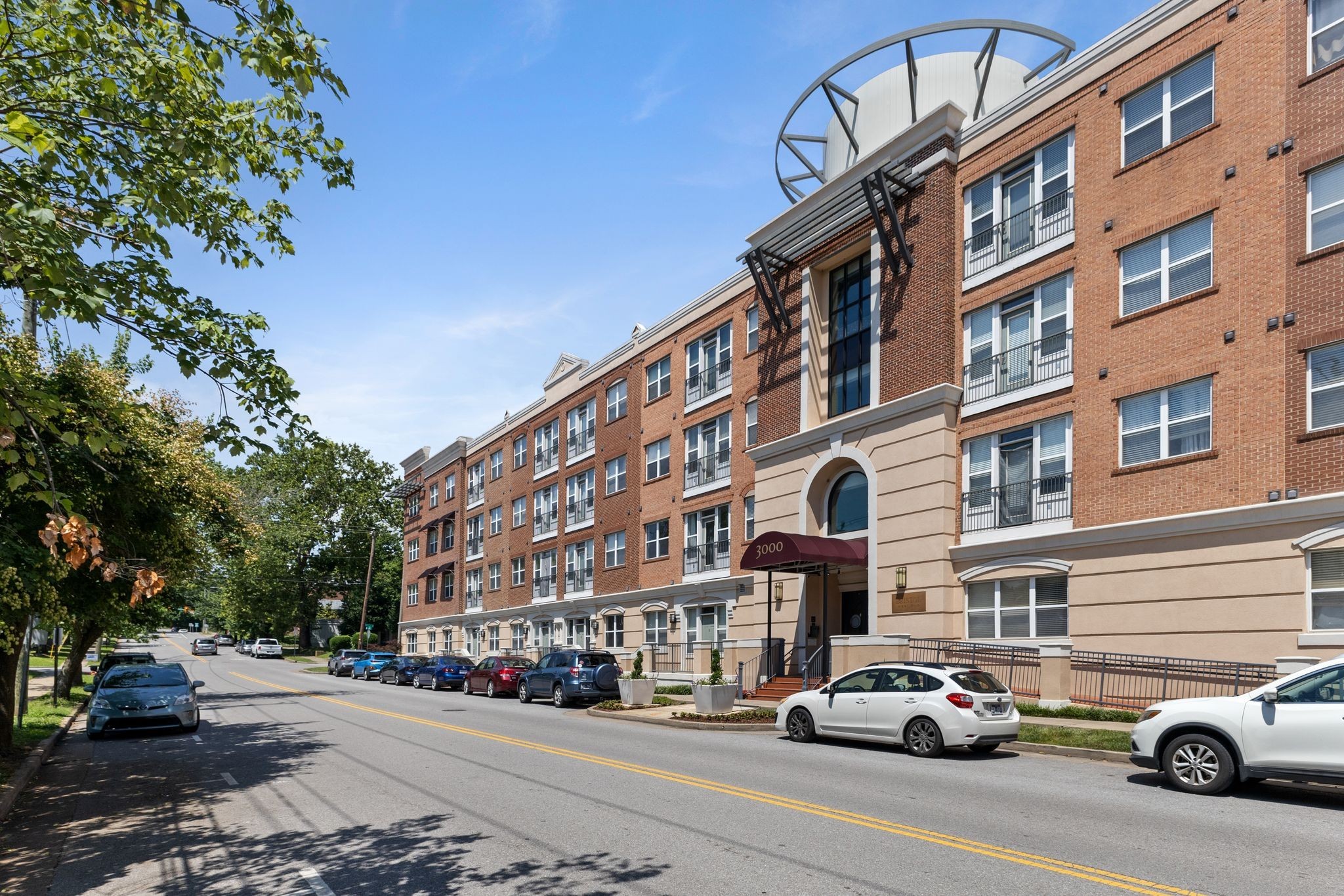 Nashville, Tennessee 37212, United States, 2 Bedrooms Bedrooms, ,2 BathroomsBathrooms,Residential,Active,196158