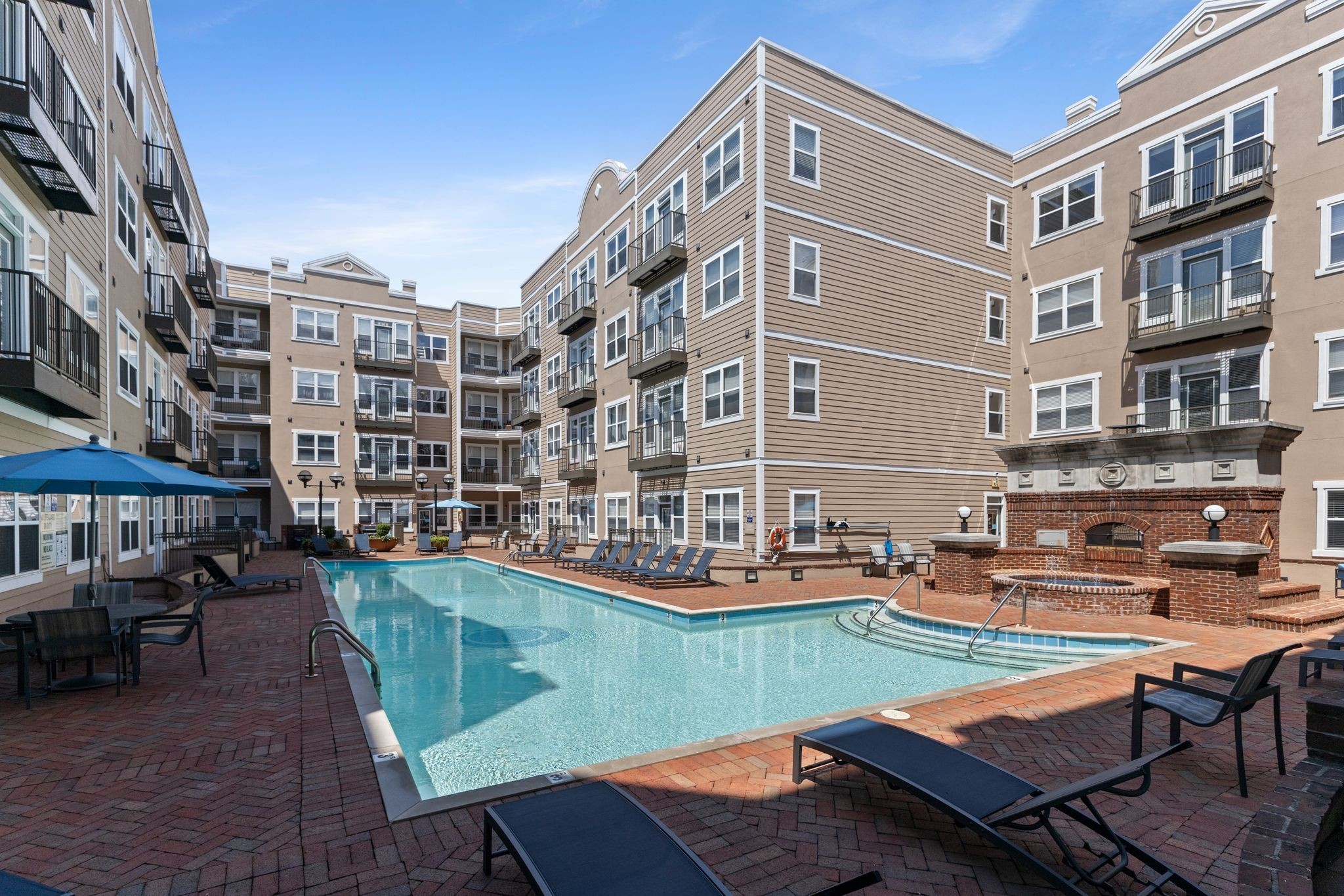 Nashville, Tennessee 37212, United States, 2 Bedrooms Bedrooms, ,2 BathroomsBathrooms,Residential,Active,196158