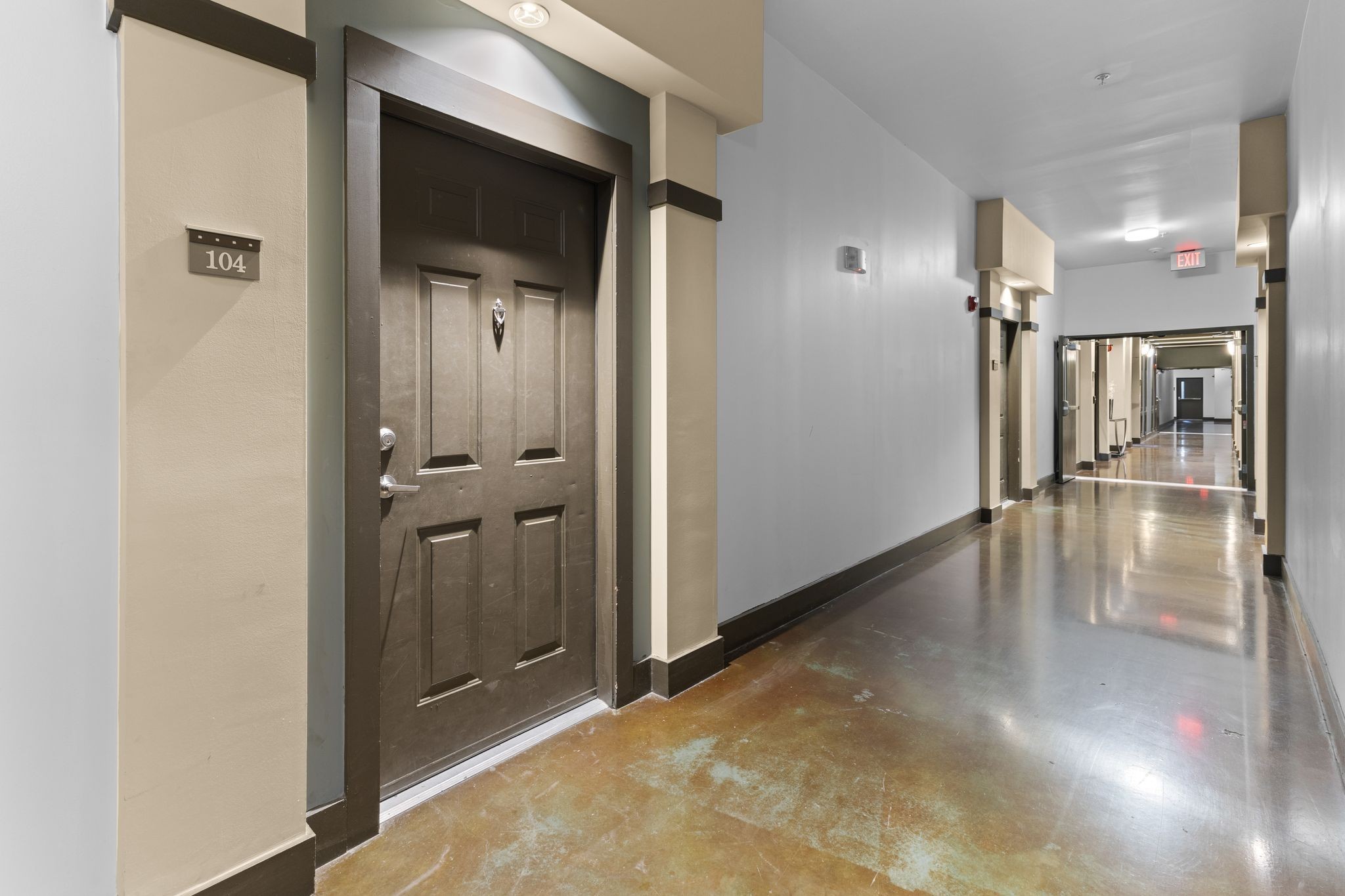 Nashville, Tennessee 37212, United States, 2 Bedrooms Bedrooms, ,2 BathroomsBathrooms,Residential,Active,196158