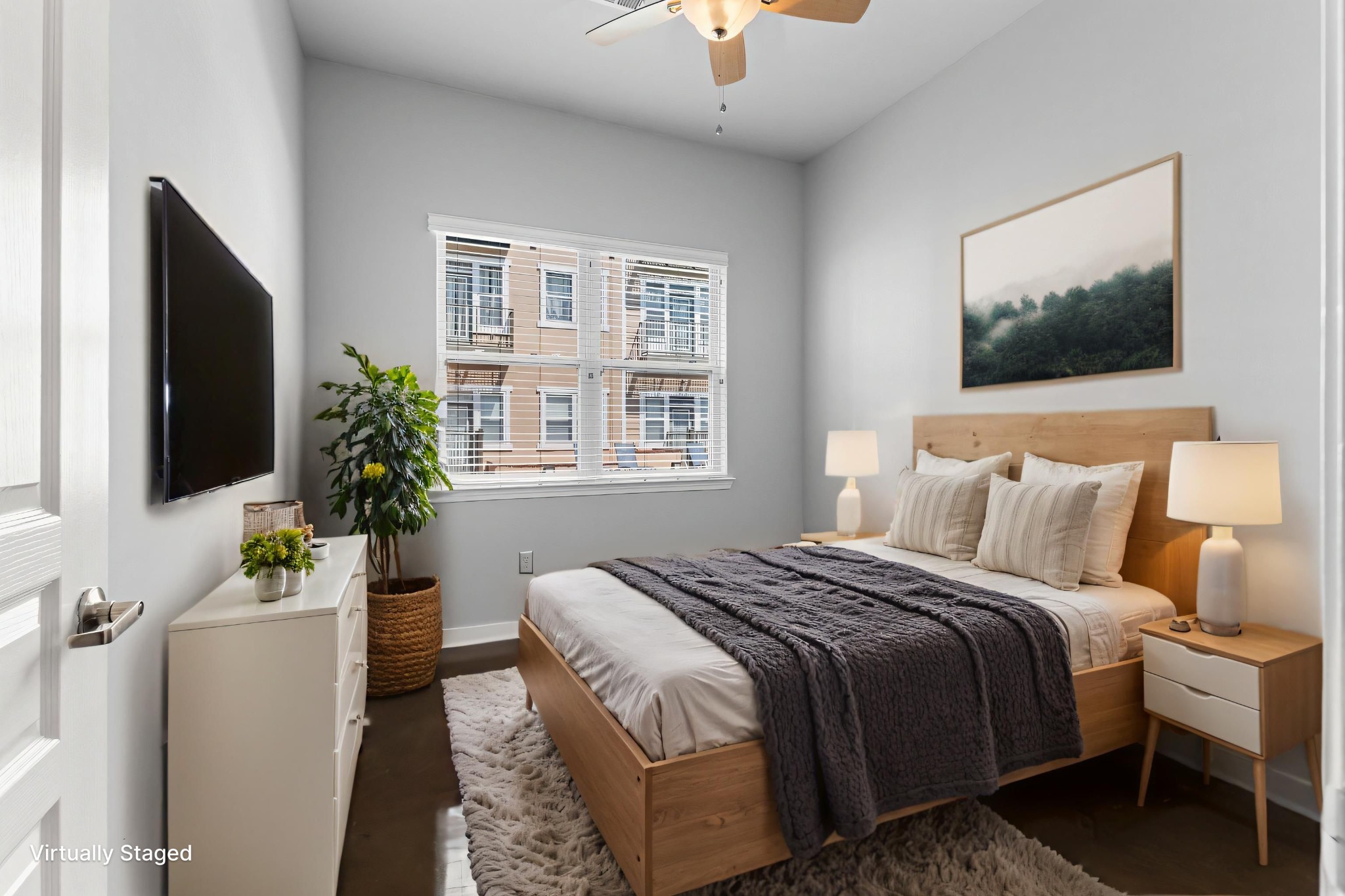 Nashville, Tennessee 37212, United States, 2 Bedrooms Bedrooms, ,2 BathroomsBathrooms,Residential,Active,196158