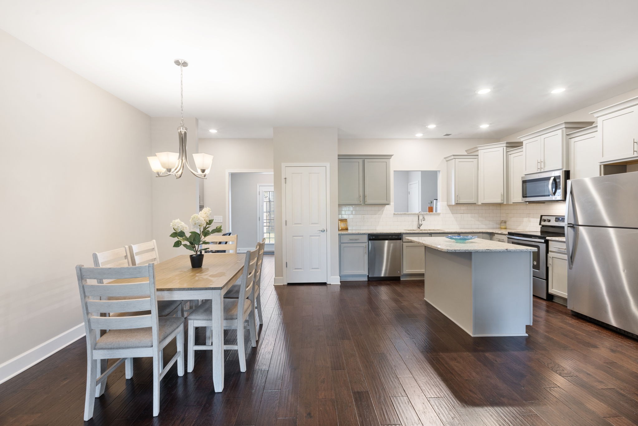 Nolensville, Tennessee 37135, United States, 2 Bedrooms Bedrooms, ,3 BathroomsBathrooms,Residential,Active,199550