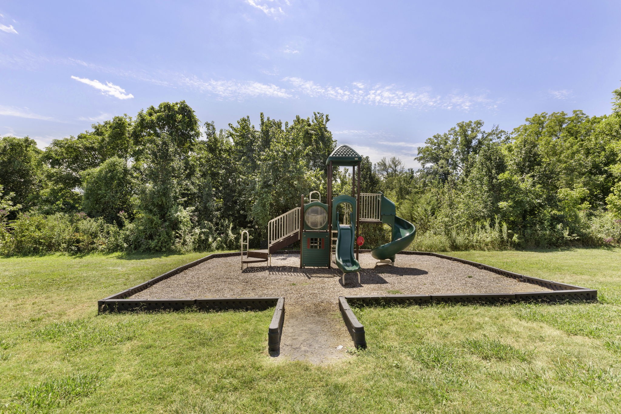 Nolensville, Tennessee 37135, United States, 2 Bedrooms Bedrooms, ,3 BathroomsBathrooms,Residential,Active,199550