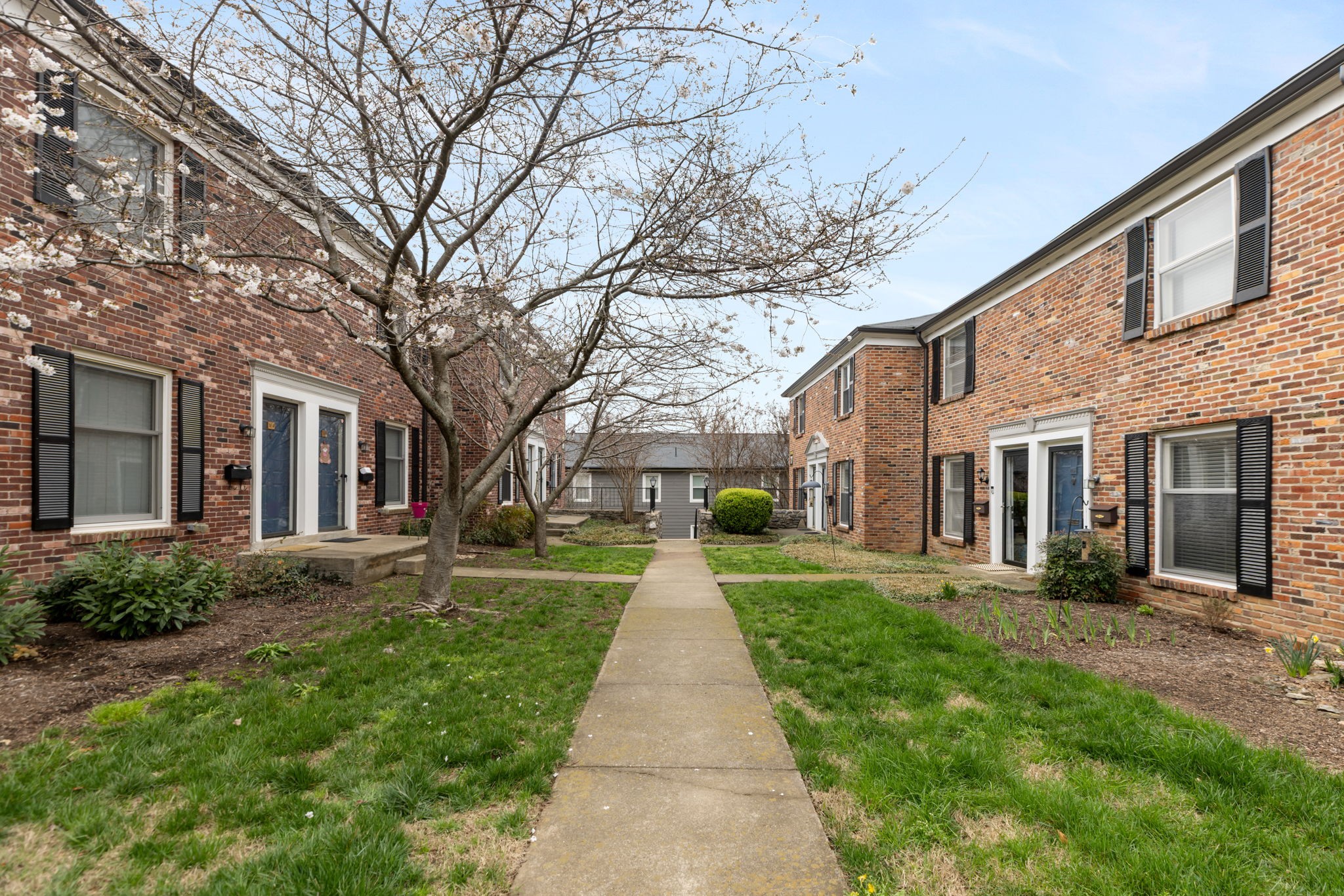 5025 Hillsboro Pike 17I