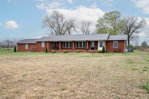 10334 Jim Cummings Hwy Bradyville TN 37026