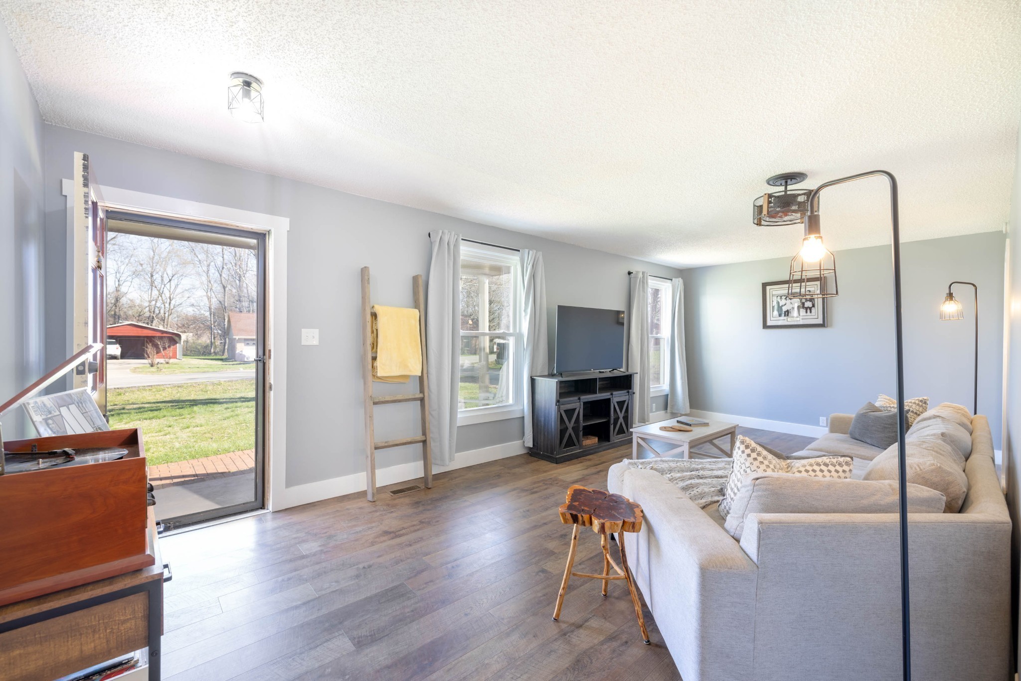 2317 Woodmont Dr