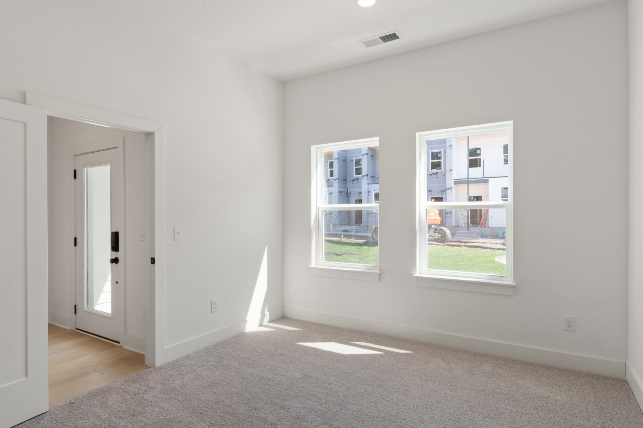 550 Markham St 24