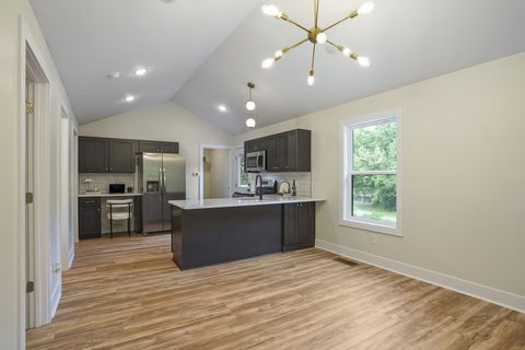 858 Parham Dr Clarksville TN 37040