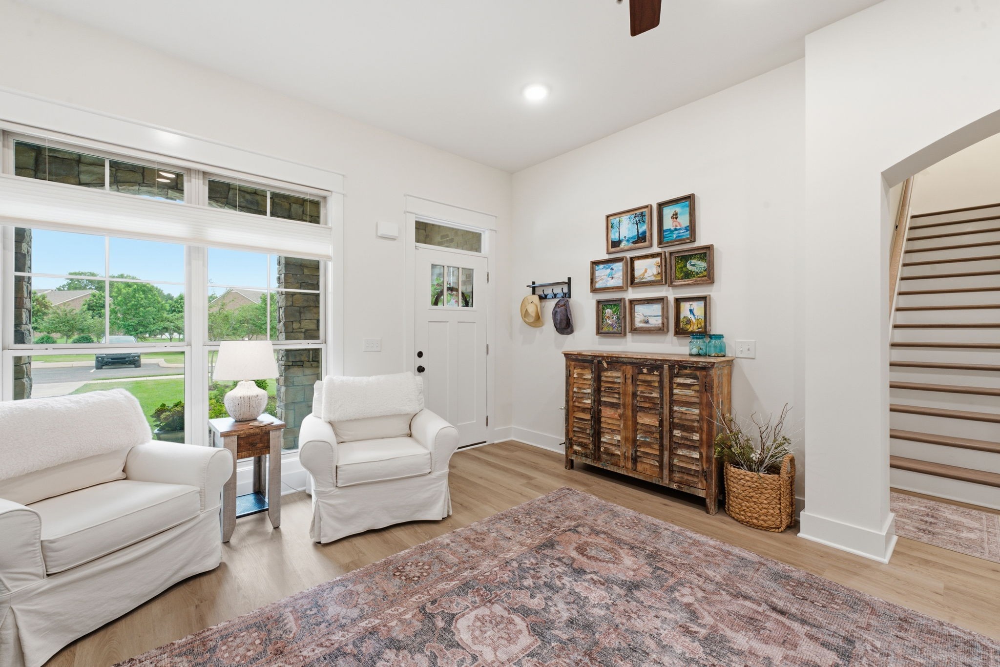 2096 Leamington Ln - Photo 3