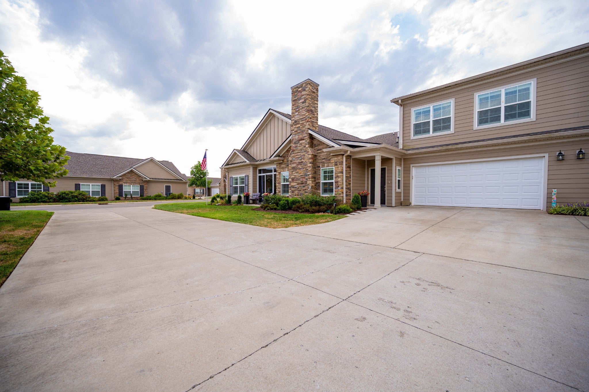 2342 Stonecenter Ln