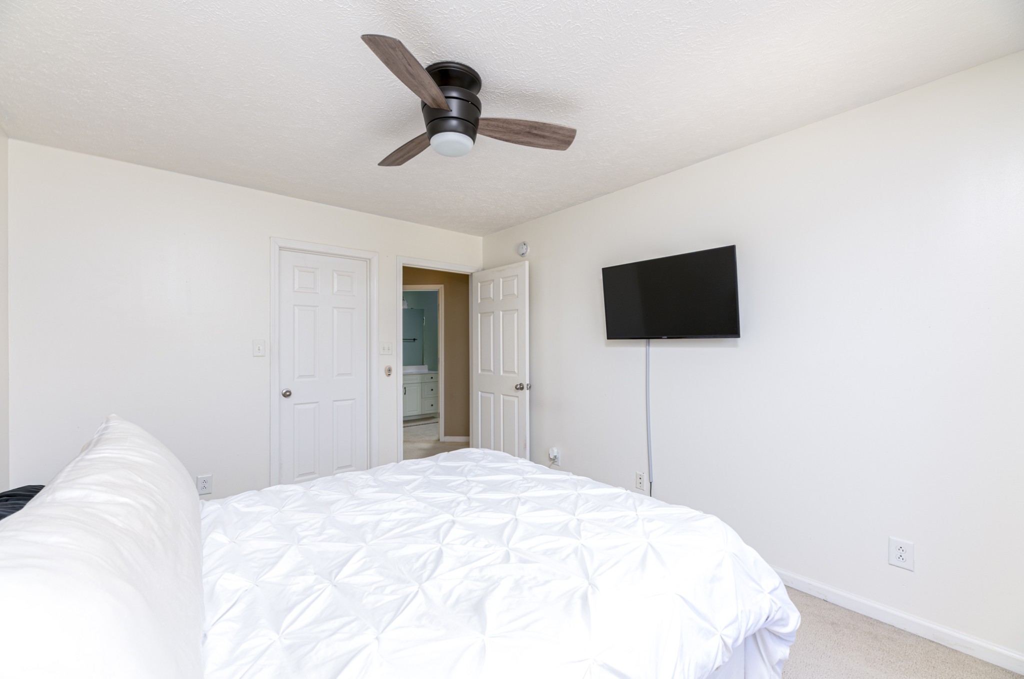 Clarksville, Tennessee 37040, United States, 4 Bedrooms Bedrooms, ,3 BathroomsBathrooms,Residential,Active,477