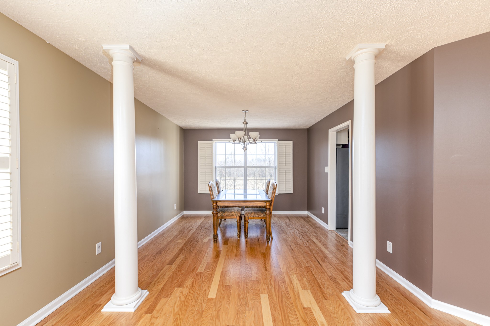 Clarksville, Tennessee 37040, United States, 4 Bedrooms Bedrooms, ,3 BathroomsBathrooms,Residential,Active,477