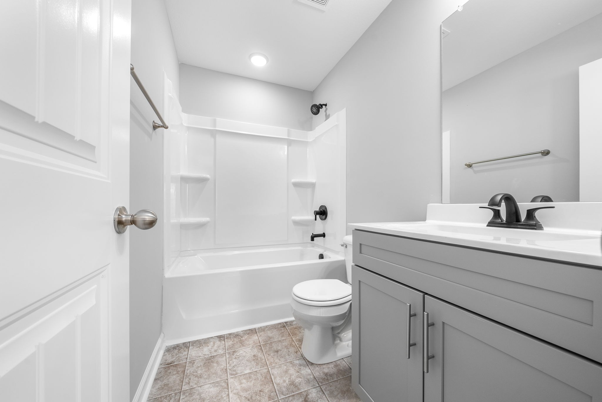 Clarksville, Tennessee 37040, United States, 2 Bedrooms Bedrooms, ,3 BathroomsBathrooms,Residential,Active,60806