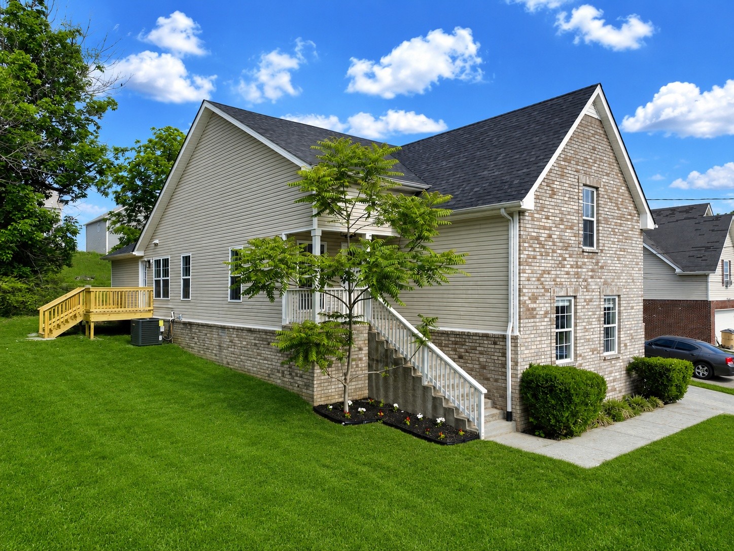 200 Larkin Springs Rd