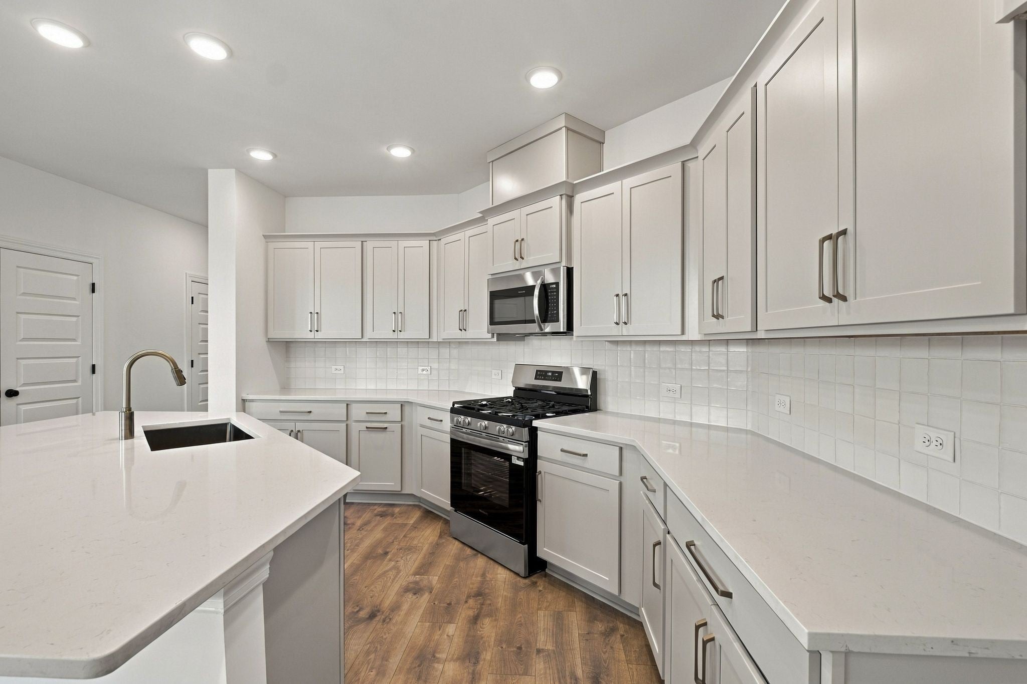 2175 Mackinac Bend