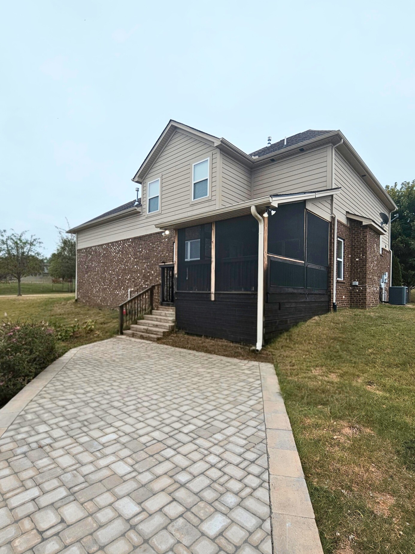 110 Irvine Ln