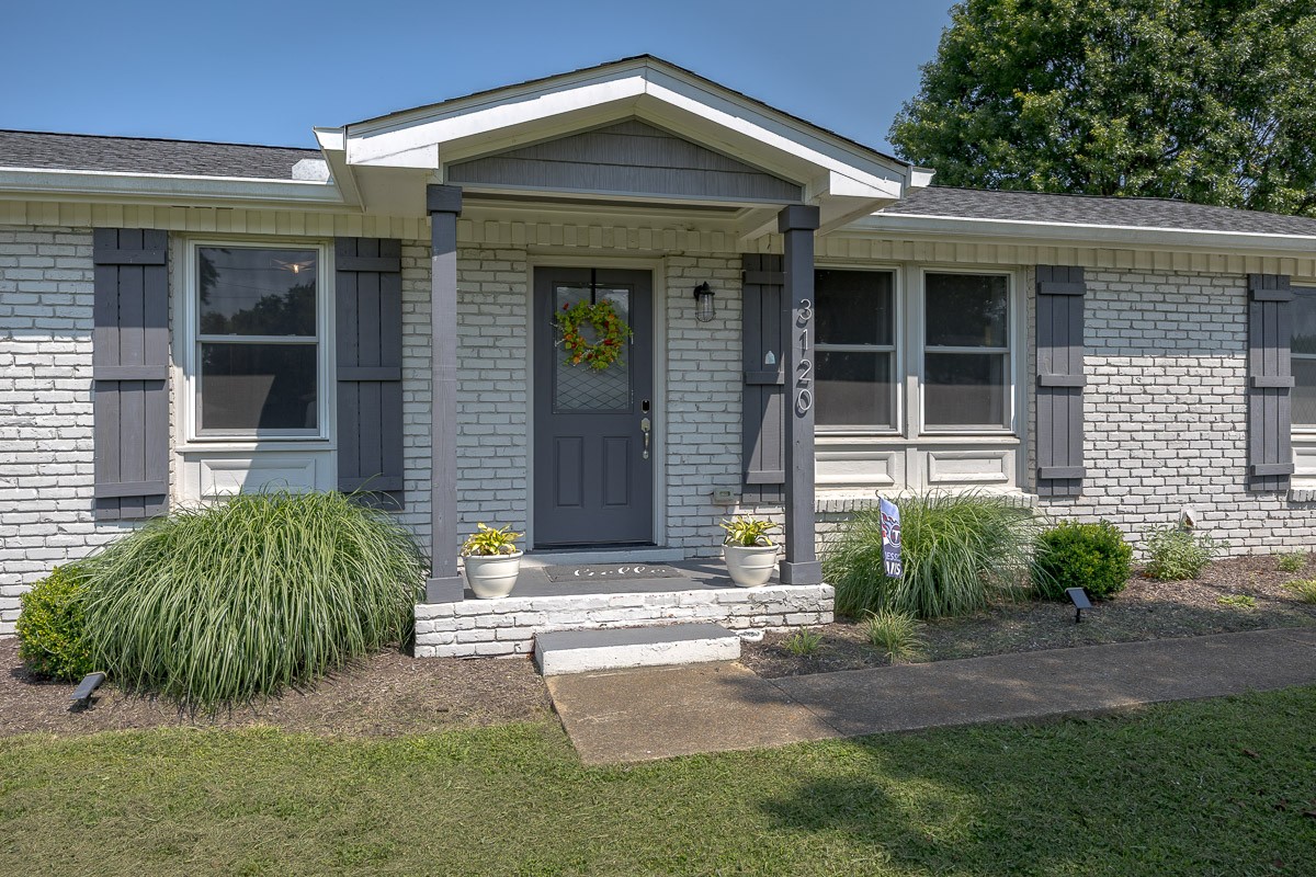 3120 Larkspur Dr